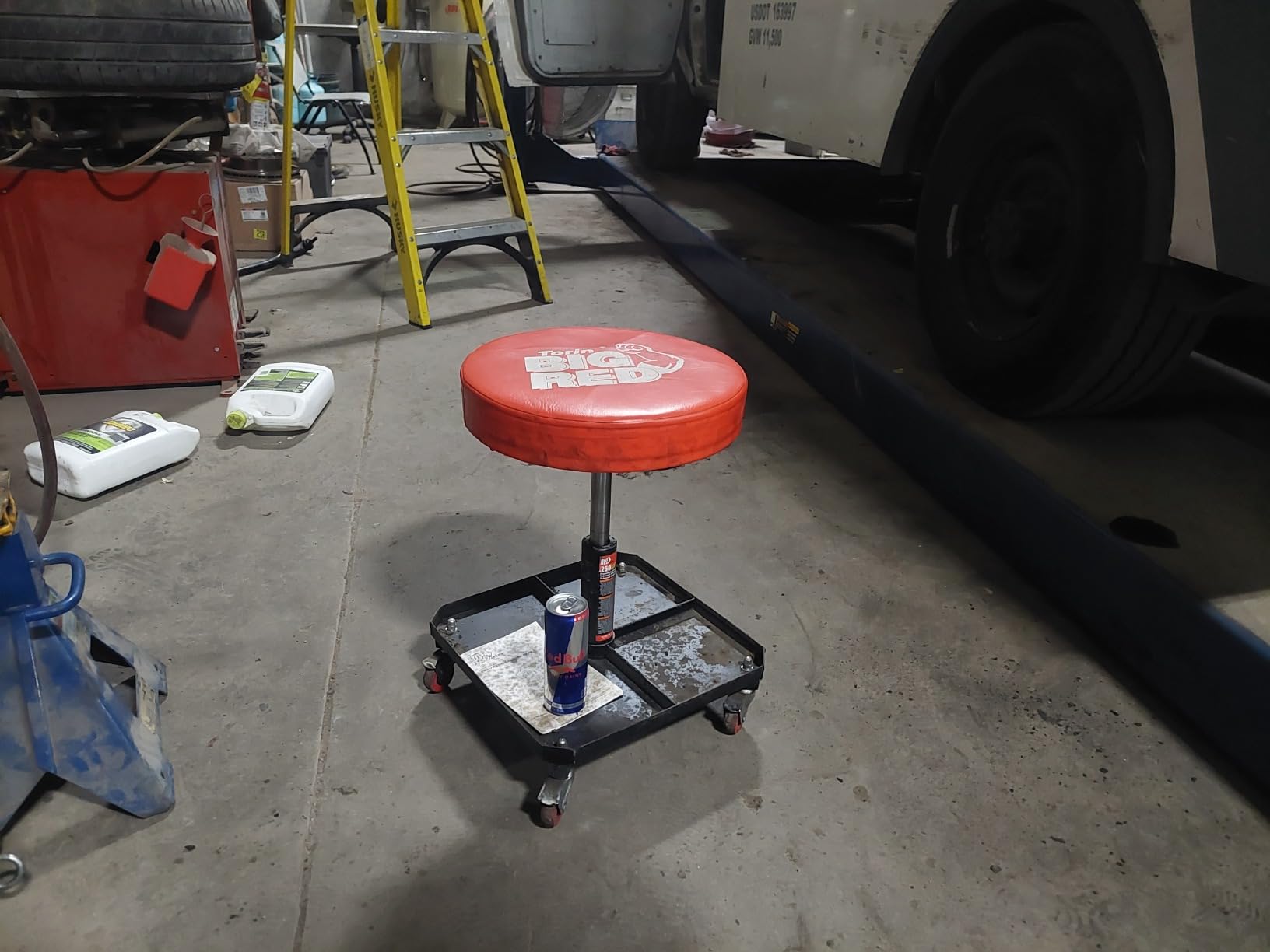BIG RED TR6350 Torin Rolling Pneumatic Creeper Garage/Shop Seat: Padded Adjustable Mechanic Stool with Tool Tray Storage, Red Large customer photo 2