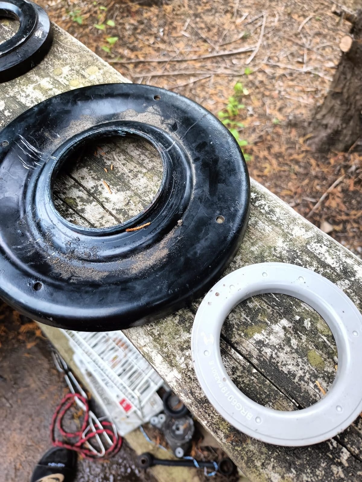 KYB SM5403 Strut Mount Kit, Black customer photo 1