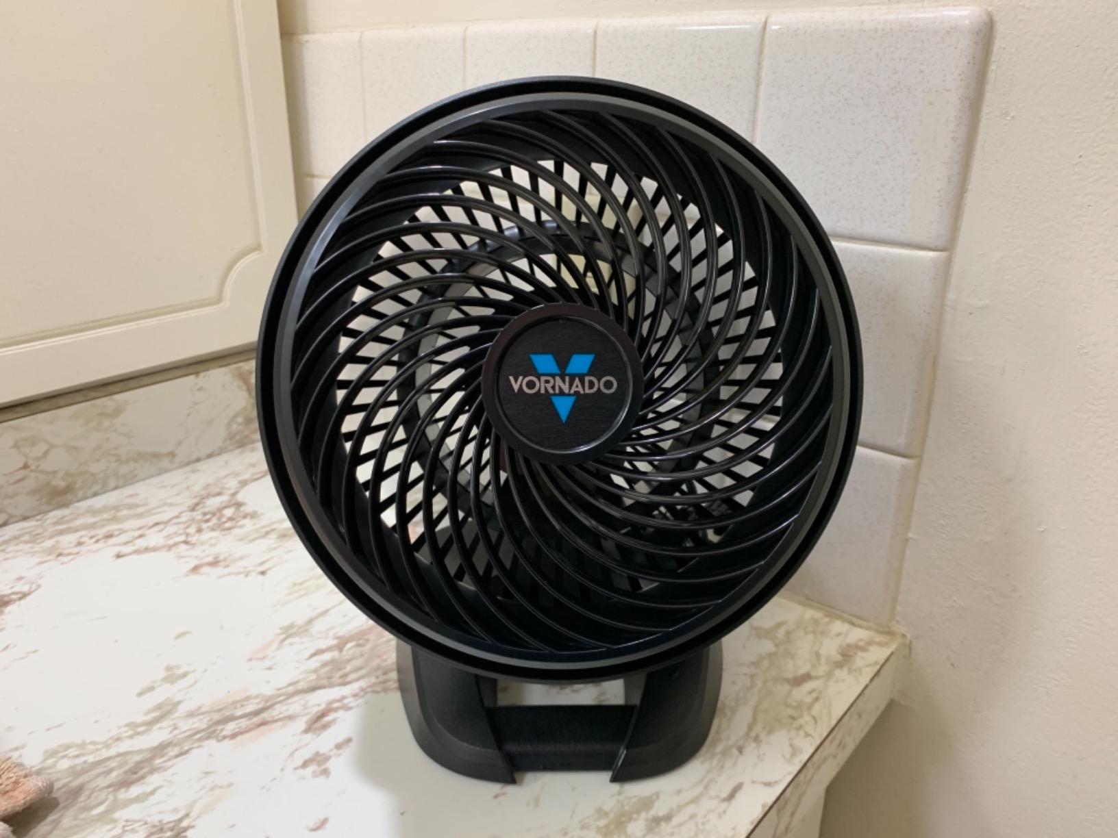 Vornado 530 Compact Air Circulator Fan, 3-Speed Manual Control, Adjustable Tilt, Whole Room Cooling, Black Floor Fan for Bedroom and Office, Vortex Action, 65 ft Range customer photo 1