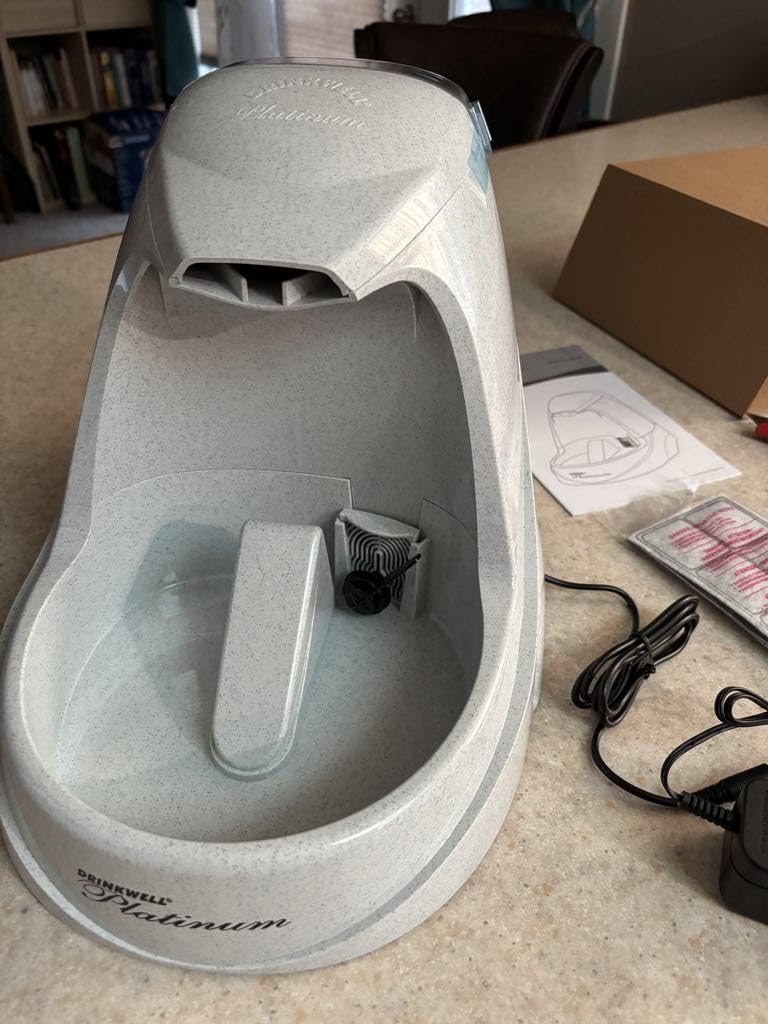 PetSafe Drinkwell Platinum Cat Water Fountain, 168 oz/5L, Grey customer photo 2