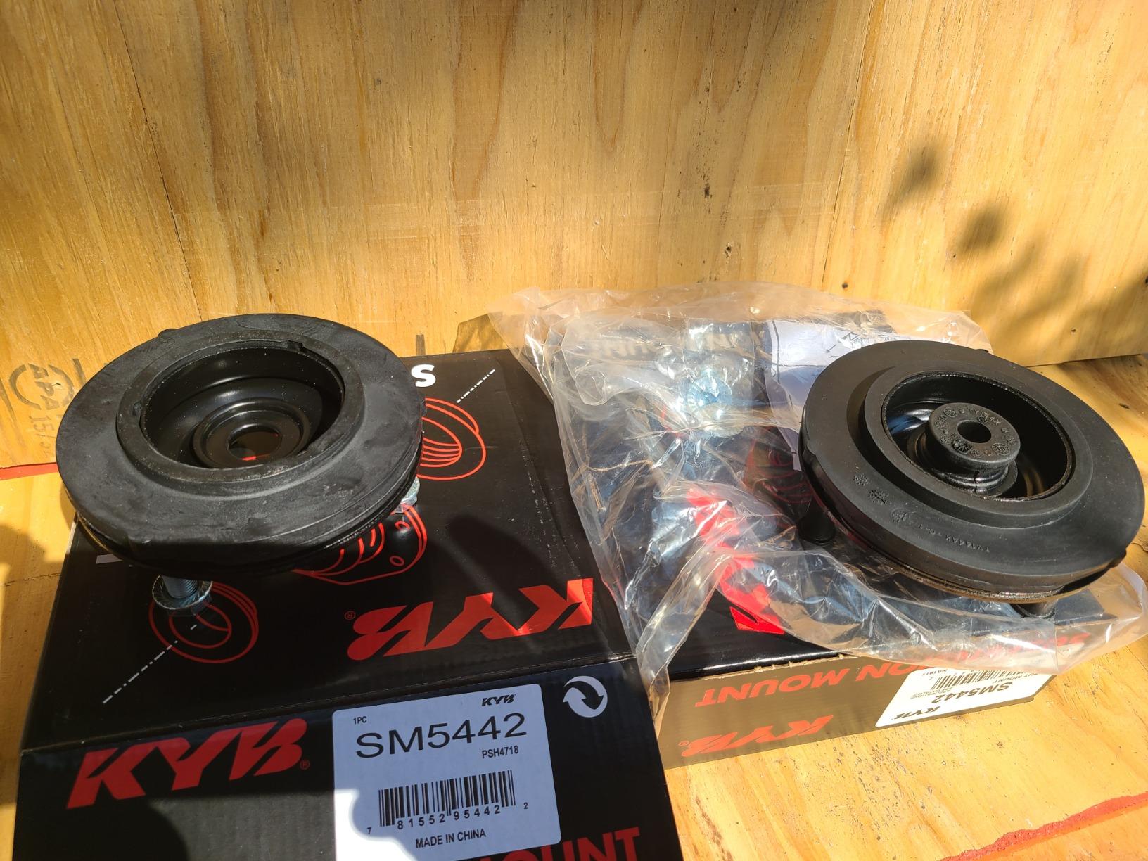 KYB SM5442 Mount and Insulator customer photo 2