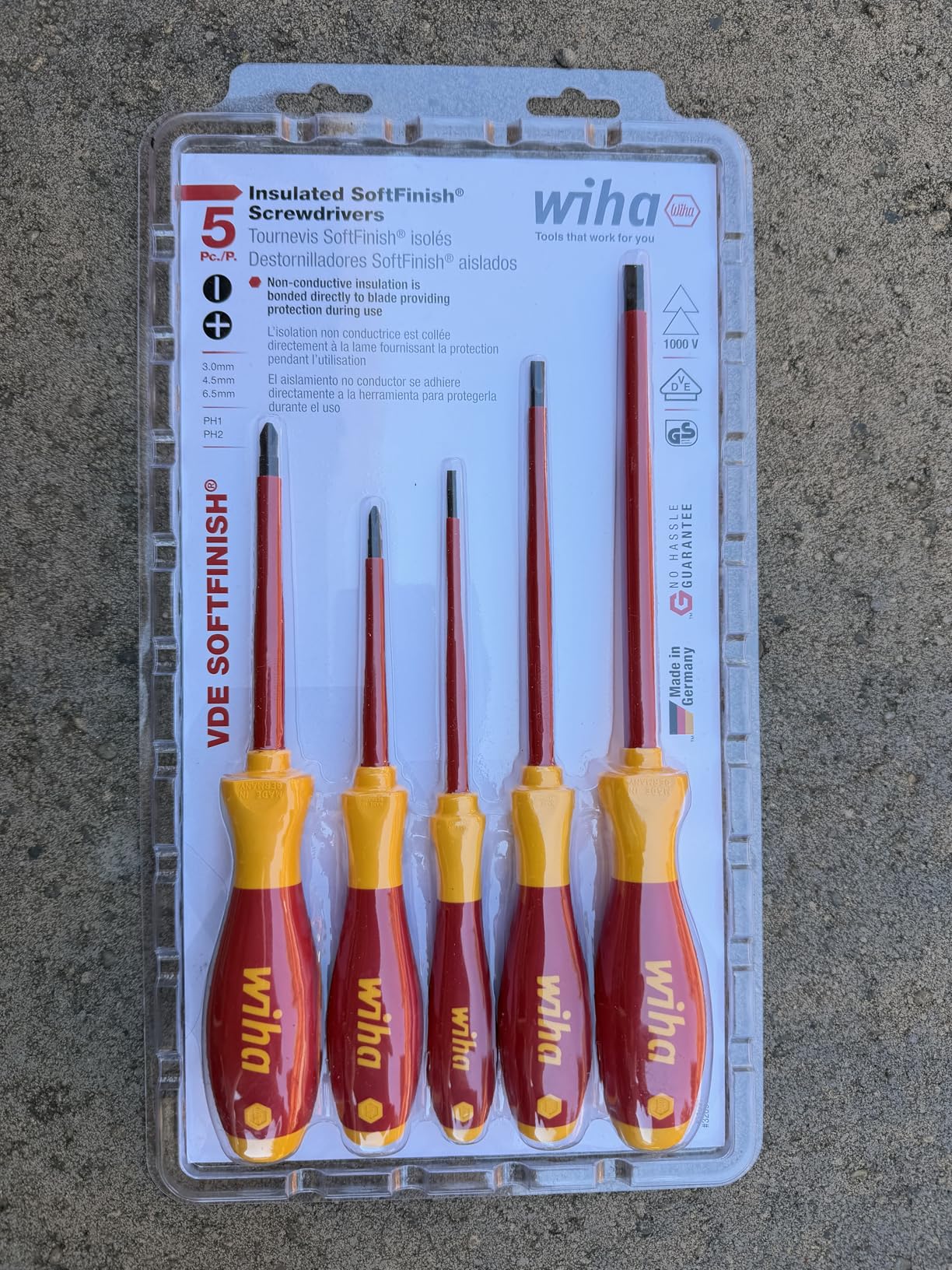 Wiha Insulated Screwdriver Set, 5-Piece 1000V Electrician Tool Kit | 1000V VDE certified, tested to 10,000 volts, SoftFinish cushion grip, black oxide tips, made in Germany customer photo 1