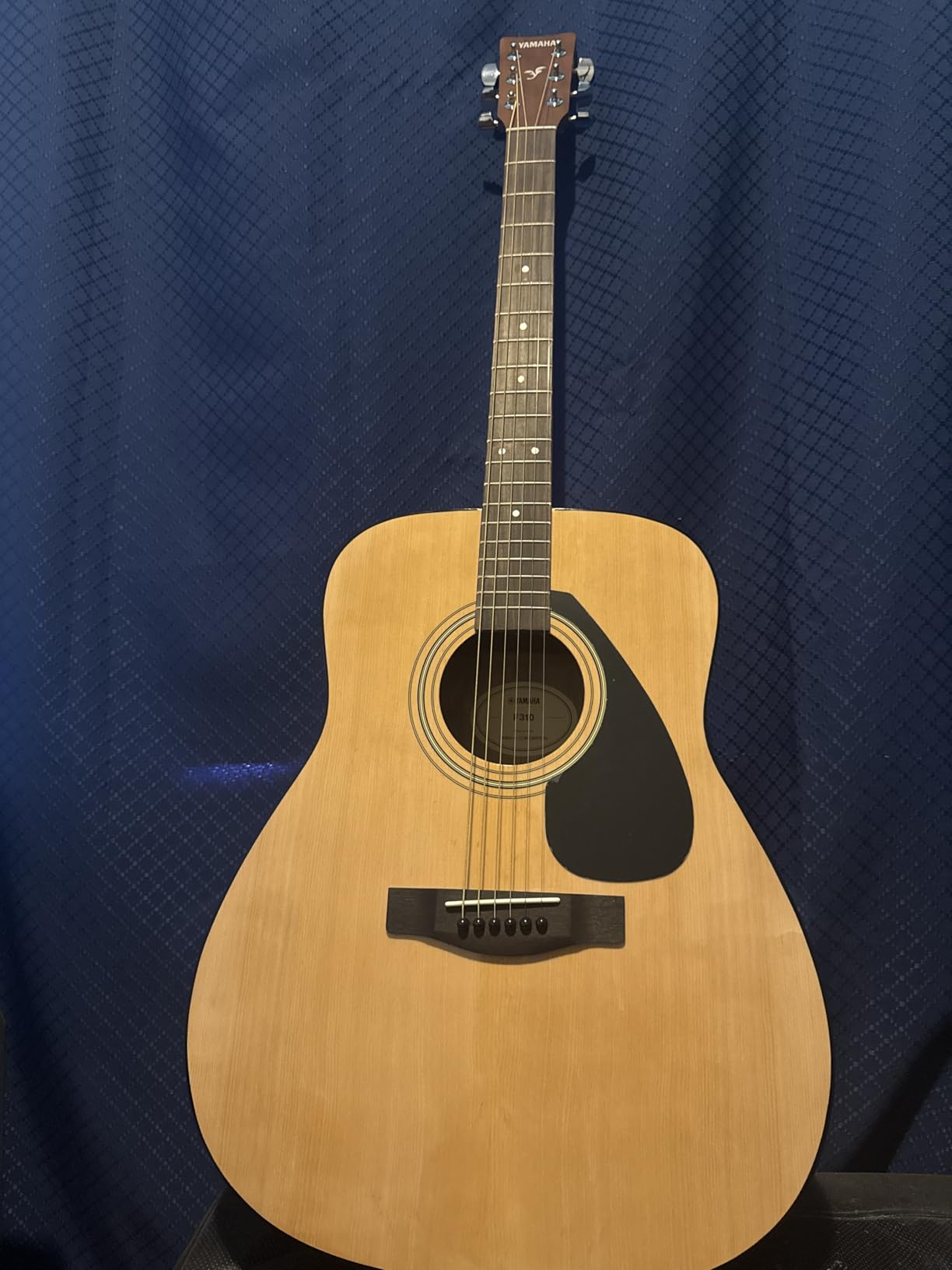 Yamaha GigMaker Standard Acoustic Guitar w/ Gig Bag, Tuner, Strap and Picks - Natural customer photo 1