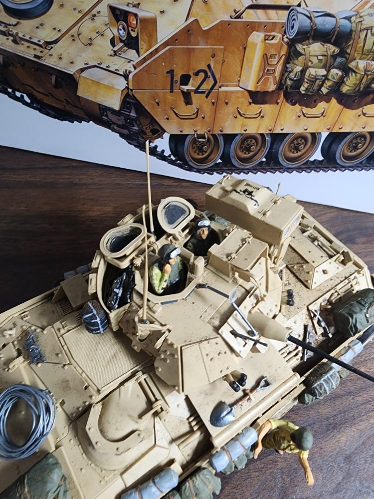 Tamiya 35264 Desert Storm 1: 35 U.S. M2 A2 Bradley IFV (2) customer photo 1