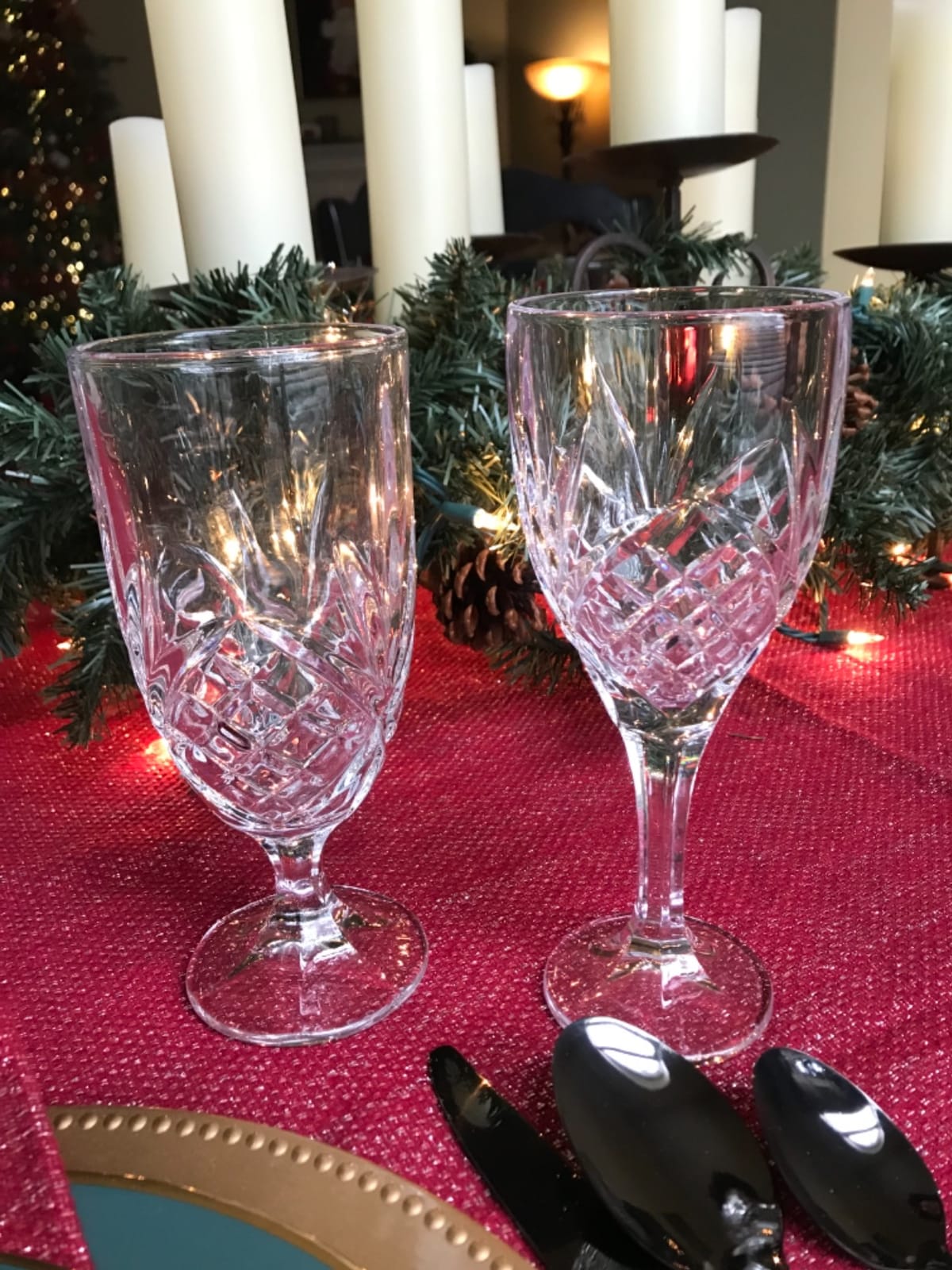 Godinger Dublin Wine Glasses, Stemmed Wine Glass Goblets, Stemmed Drinking Glasses, Glass Cups, Barware & Drinkware, 10oz Set of 4 customer photo 1