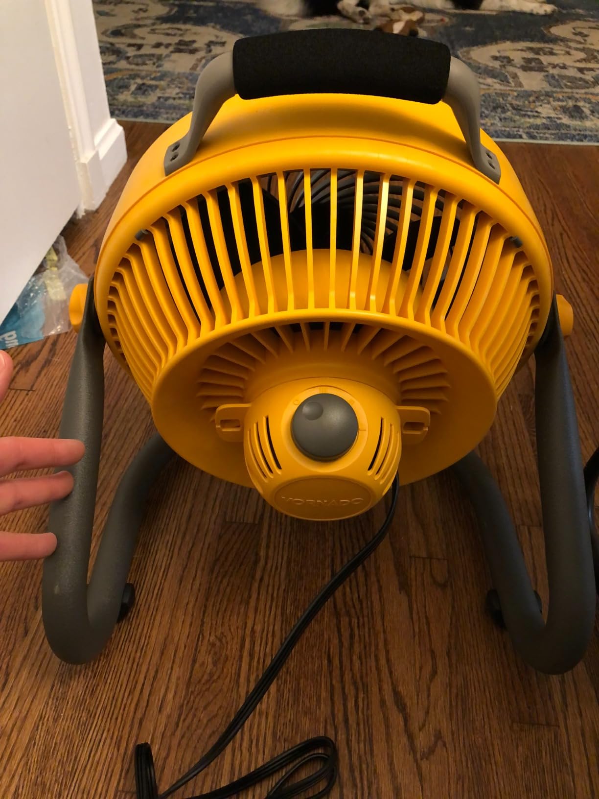 Vornado 293 Large Heavy Duty Shop Fan, 3 Speed Electric Fan, High Impact Casing, IP54-Rated Motor, Whole Room Air Circulator, Pivoting Head, Carry Handle, 16 inch Floor Fan for Bedroom and Garage, Yellow customer photo 2