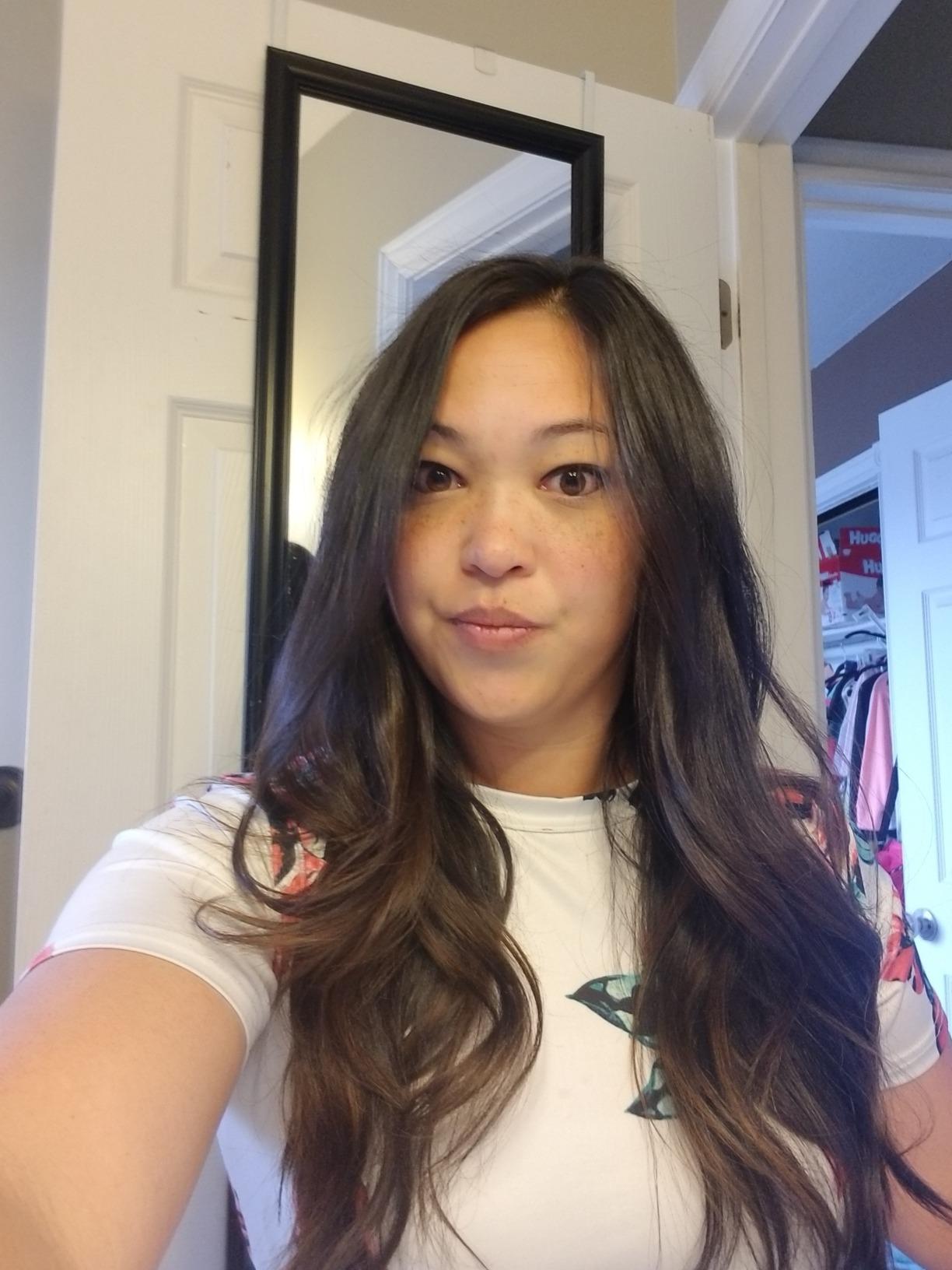 (2018 MODEL) Pro Artist 24K Gold Curling Iron | Long Lasting, Defined Curls (1 1/2 in) customer photo 2