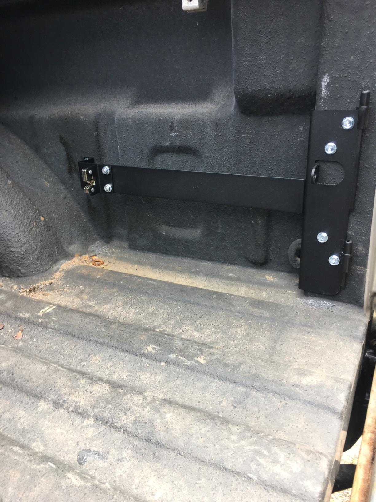 RealTruck Undercover SwingCase Truck Bed Storage Box | SC101P | Fits 2009-2007 Chevy/GMC Silverado/Sierra 1500-3500 Passenger Side customer photo 1