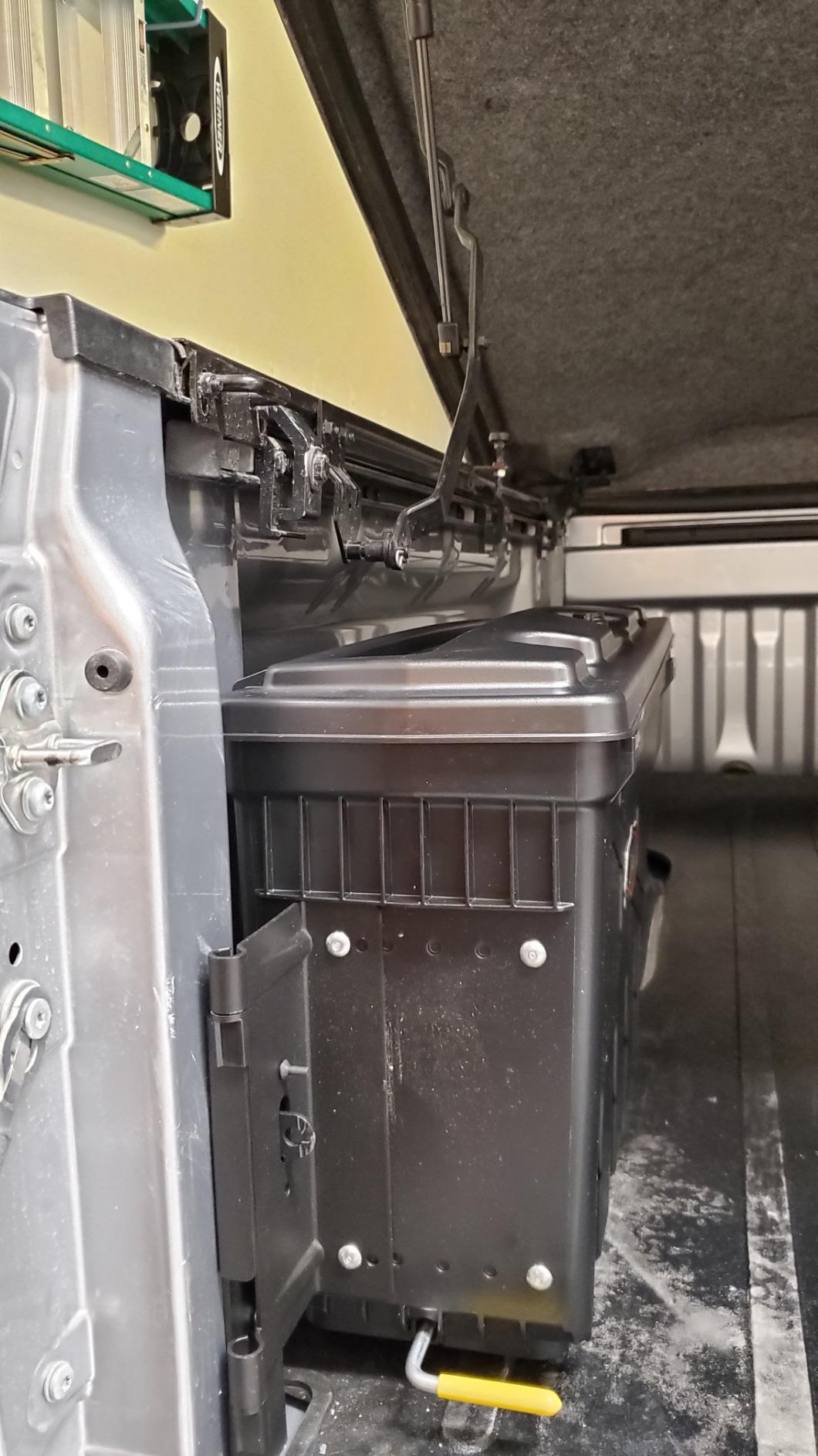 RealTruck UnderCover SwingCase Truck Bed Storage Box | SC400D | Fits 2007 - 2021 Toyota Tundra Drivers Side customer photo 2