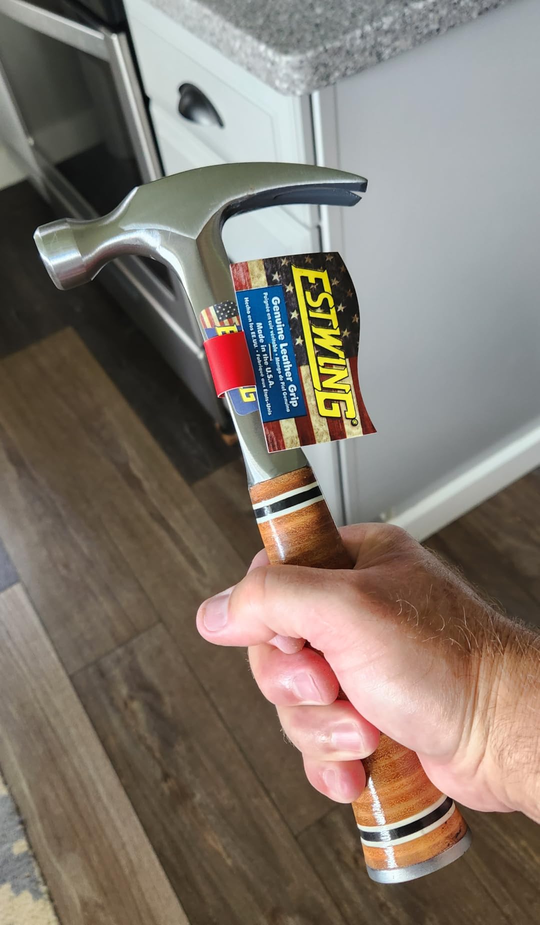 ESTWING 12 oz Hammer, Smooth Face, Forged Steel Hammer, Rip Claw | Made in USA, Rip Claw Versatility, Built For The Pro, Forged In One Piece, Genuine Leather Grip customer photo 2