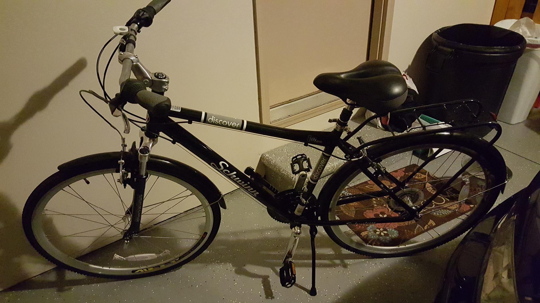 Schwinn Discover Hybrid Bike, Mens and Womens Bike, 21-Speed, Aluminum Frame, Front Suspension Fork, Alloy Linear Pull Brakes, Adult Bicycle customer photo 1