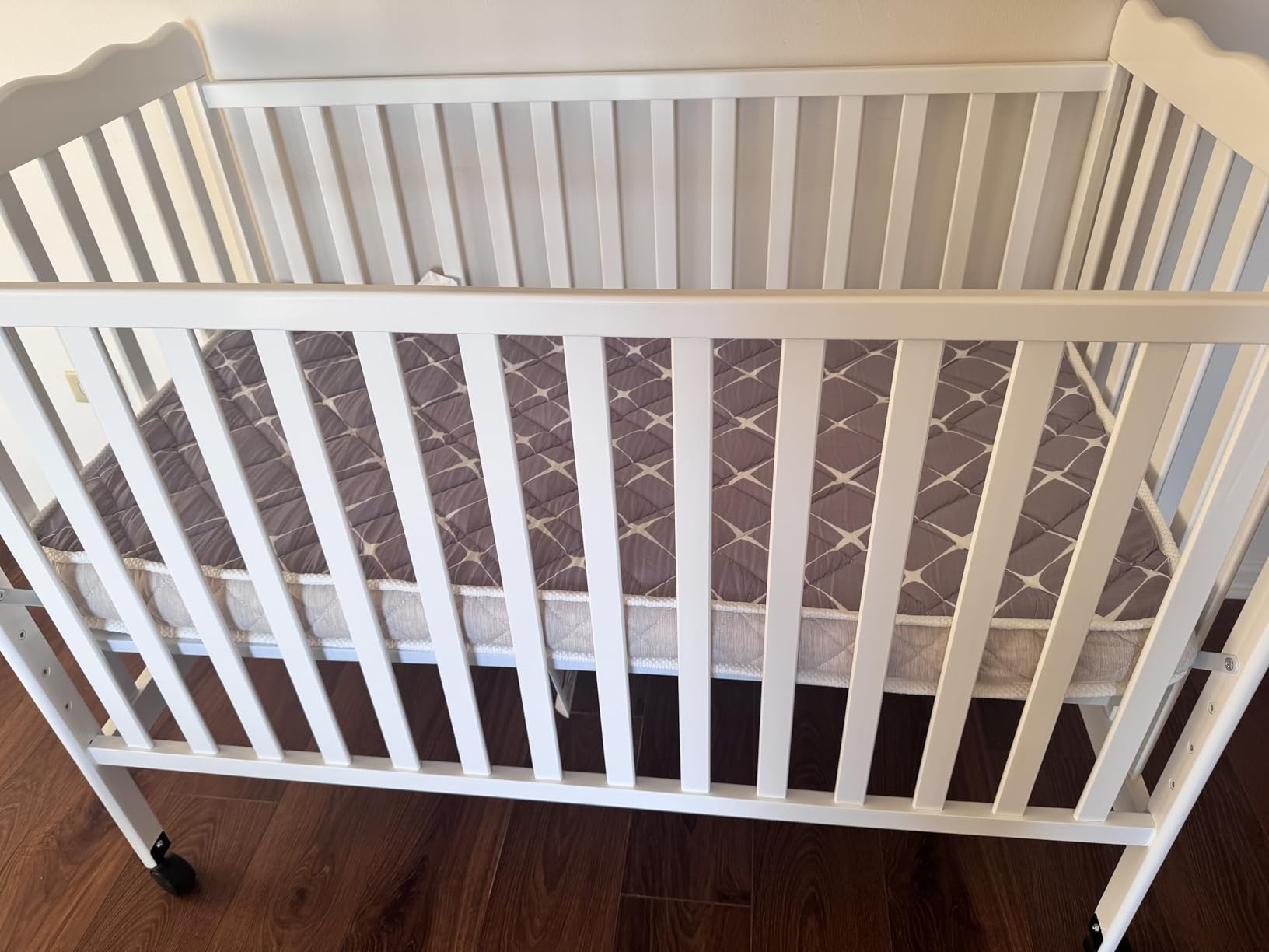 Dream On Me Full Size Carson 3-in-1 Convertible Baby Crib, Locking Wheels customer photo 1
