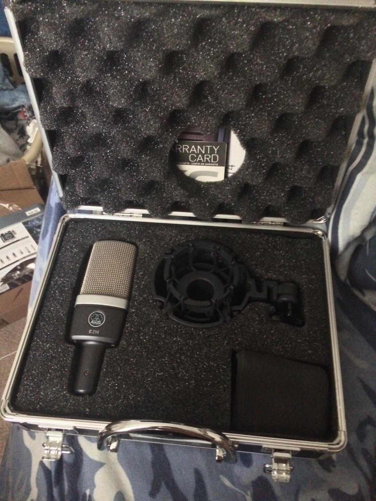 AKG Pro Audio C214 Studio Grade Professional Large Diaphragm, Single Capsule, Vocal and Instrument Condenser Microphone with Rugged Aluminum Carrying Case. XLR Connector. Gray with Gold customer photo 1