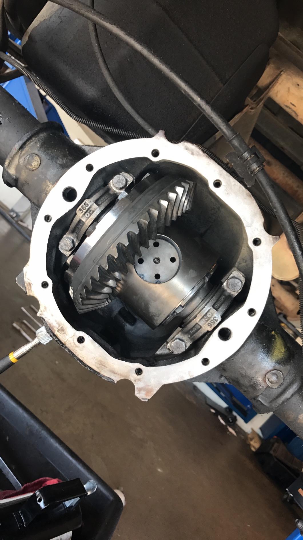 Detroit Locker 913A481 Trutrac Differential with 30 Spline for GM 8.5/8.6
