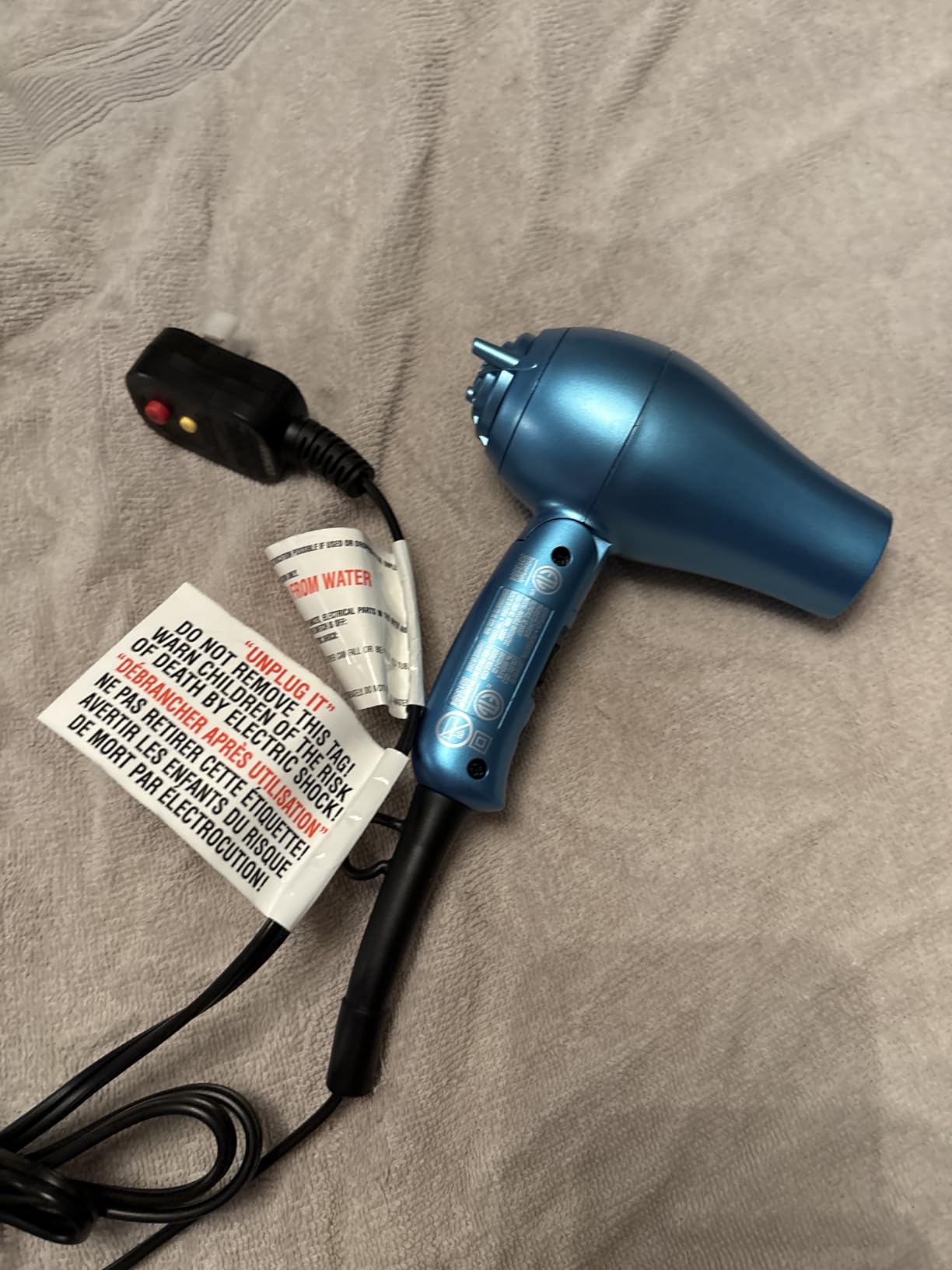 BaBylissPRO Nano Titanium Travel Hair Dryer, 1000 Watt Professional Blow Dryer with Concentrator Nozzle, Foldable Handle, Dual Voltage customer photo 2