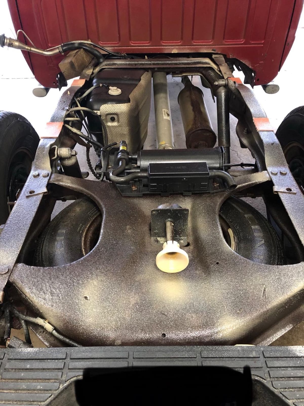 Fluid Film 1 Gallon Can Rust Inhibitor Rust Prevention Anti Corrosion Anti Rust Coating Undercoating Underbody Rust Proofing Corrosion Protection for Truck Snow Blower Mower Car Semi Tractor Bus customer photo 1