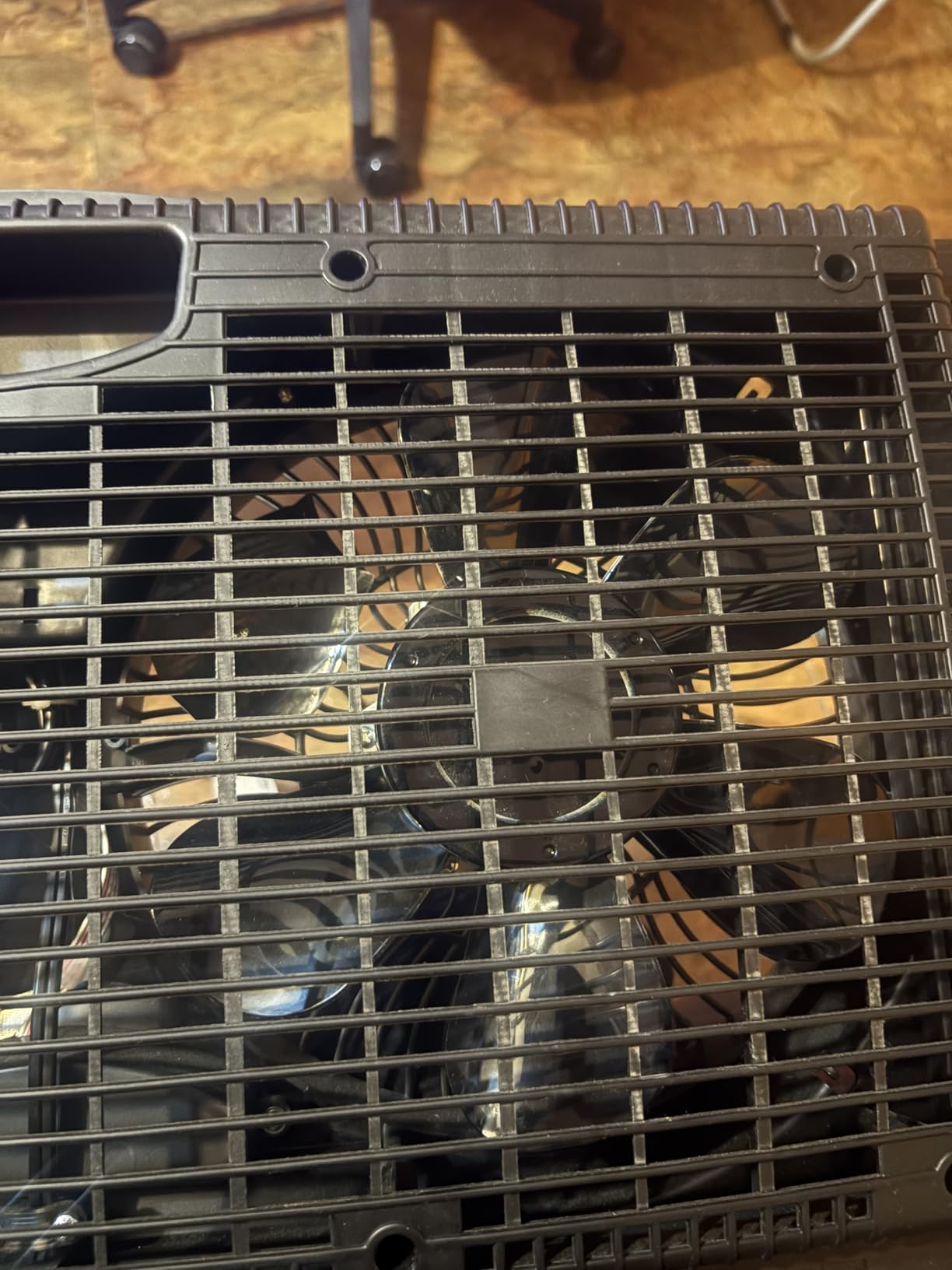 Comfort Zone Window Fan for Bedroom, 9 inch 3 Speed Dual Fans with Auto-Locking Expanders, 3 Modes (Cool, Circulate, Exhaust), Remote Control, Fabric Cover plus Bug Screen, White | Draw cool air in, exhaust warm air out, or cross-ventilate with 3 modes. Includes remote, removable bug screen & dust cover customer photo 1