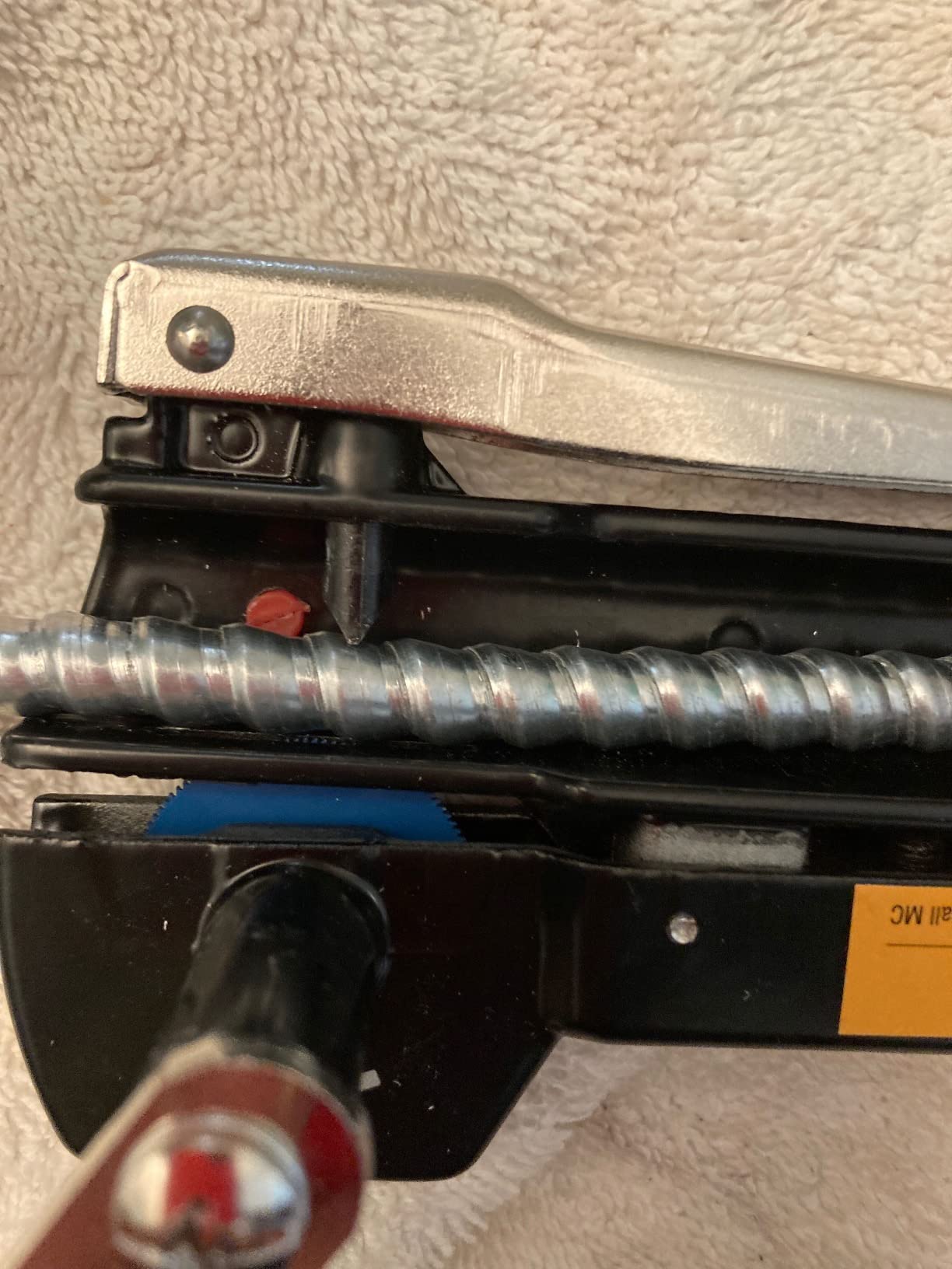Klein Tools 53725 Armored and BX Cable Cutter, Cuts Up to 3/8 Inch Armored Cable-BX-AC-MC-MCAP-Greenfield, With Storage and Extra Blades customer photo 1
