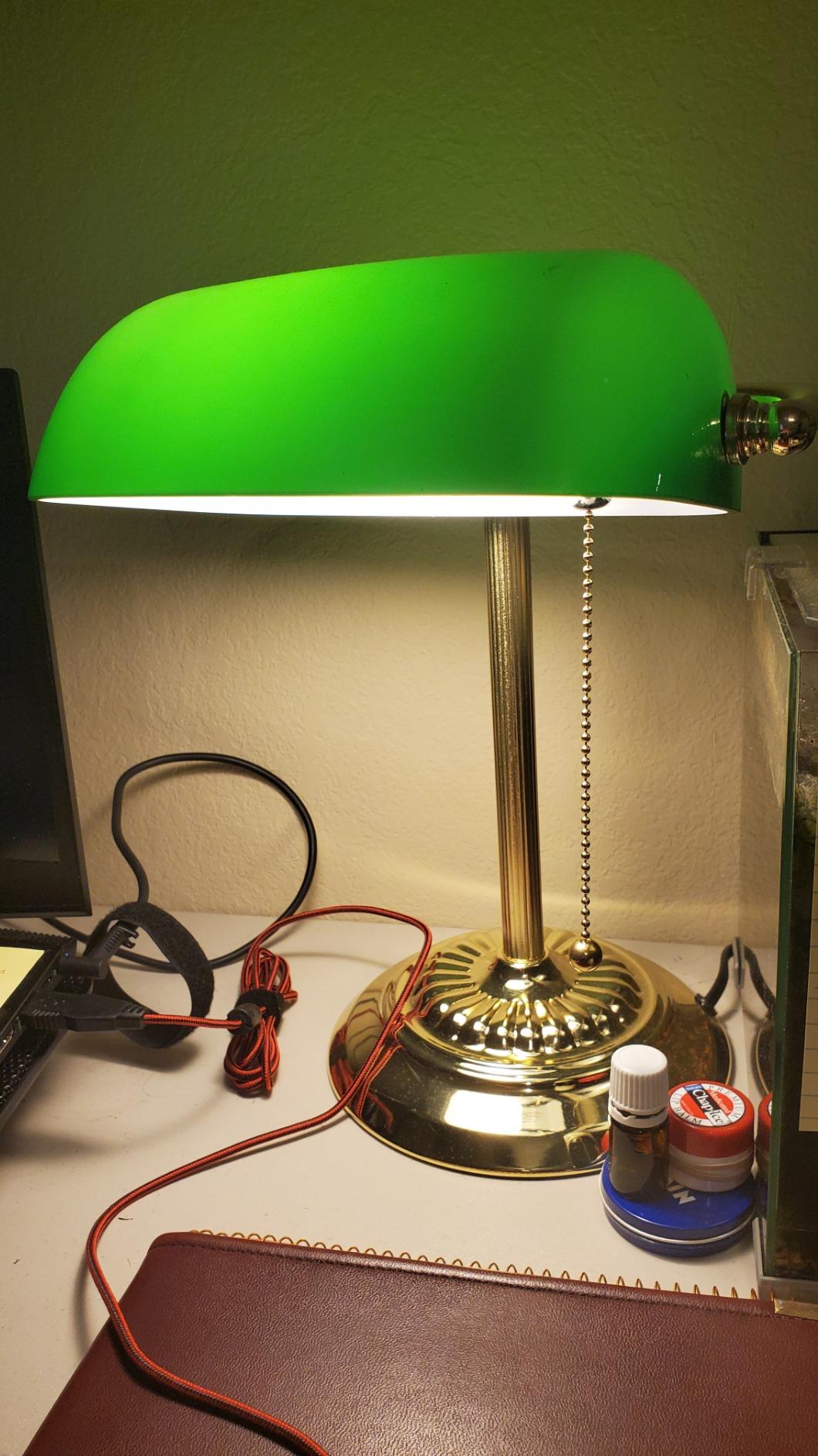 LIGHTACCENTS Traditional Banker's Desk Lamp with Green Glass Shade and Brass Base - Classic Desk Lamp with Pull Chain, Office Lighting, Vintage Style Reading Light customer photo 2