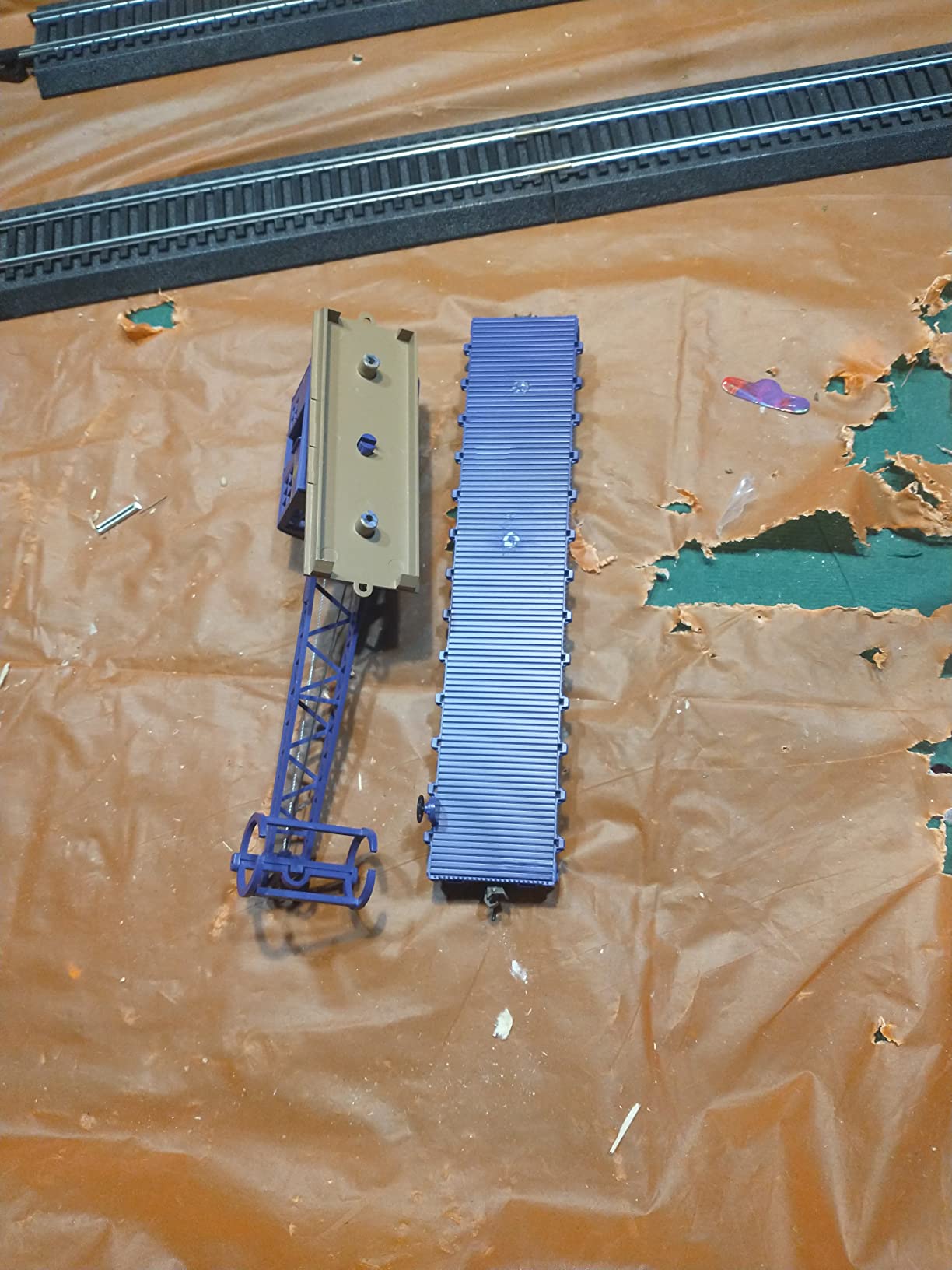 Walthers Trainline Flatcar with Logging Crane-Ready to Run-Alaska Railroad (Blue) 931-1780 HO Scale Model Railroad - Freight Model customer photo 1