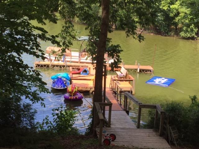 Wow Sports - Inflatable Water Mat - Pool Float Water Walkway - Fun Lake Accessory for Kids & Adults - 10 ft x 6 ft - Attach to Boats customer photo 1