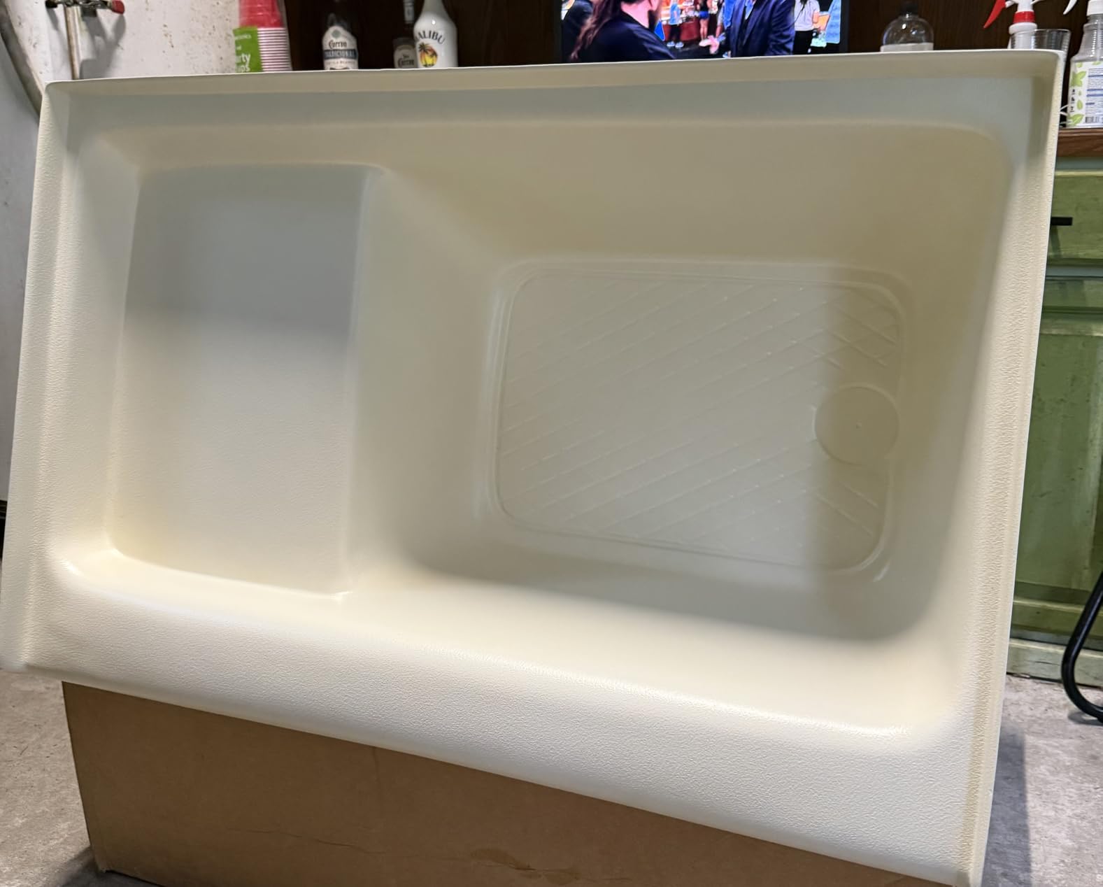 ICON 00475 Sit-in Step Tub TU500RH - Right Hand Drain, Colonial White customer photo 2