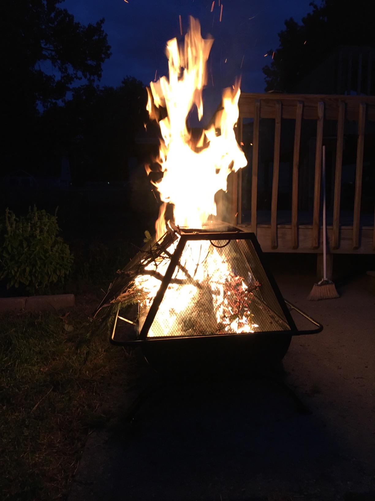 Sunnydaze Northland Rectangle Fire Pit with Grill, Heavy Duty Steel, 36