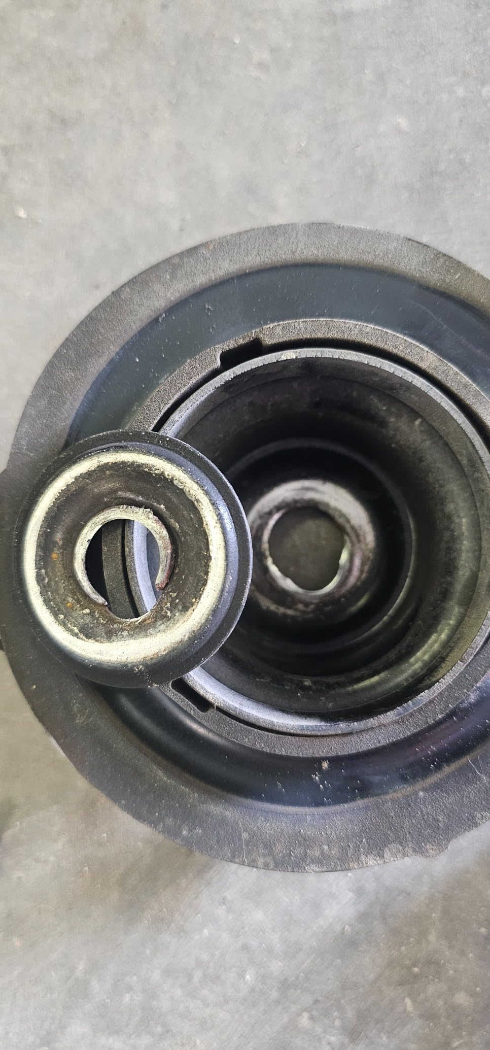 KYB SM5640 Mount Kit - OE-grade Replacement Suspension Strut Mount customer photo 1
