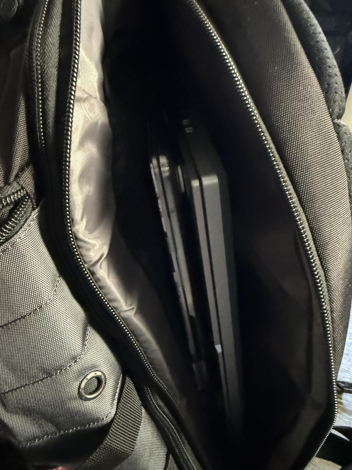 SWISSGEAR 1900 ScanSmart Laptop Backpack, Fits Most 17-Inch Laptops, TSA-Friendly Lay-Flat Design, RFID Protection, and Tablet Pocket, Black, 31L, 18.5-Inch customer photo 1