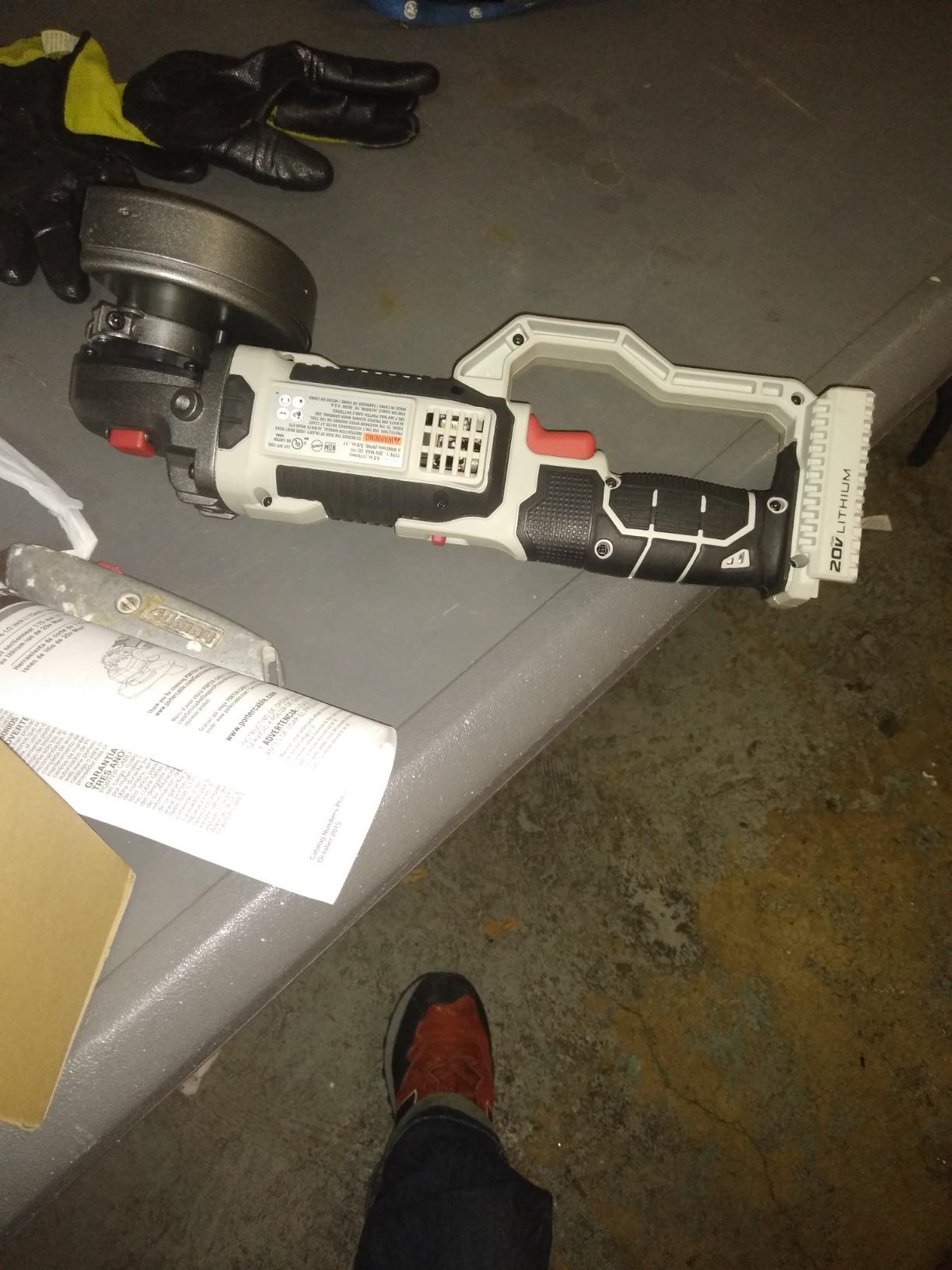PORTER-CABLE 20V MAX* Angle Grinder Tool, 4-1/2-Inch, Tool Only (PCC761B) customer photo 2