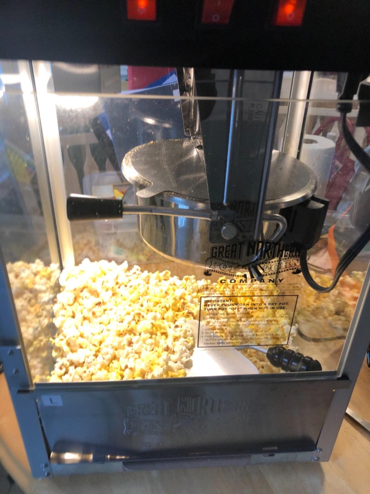 Great Northern Popcorn Good Time 8oz Popcorn Machine, Red customer photo 2