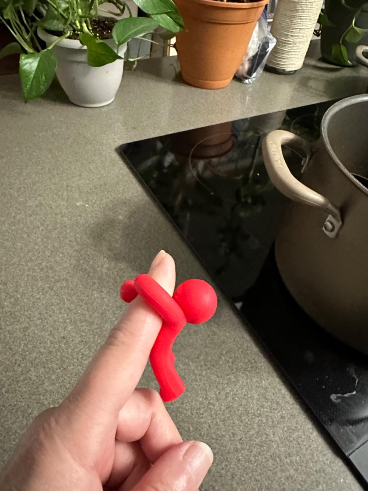 Hug Doug Spoon Saver | Spoon Holder and Lid Lifter Stopping The Spoon from Falling in | Silicone Spoon Rest | Stove Spoon Holder customer photo 2