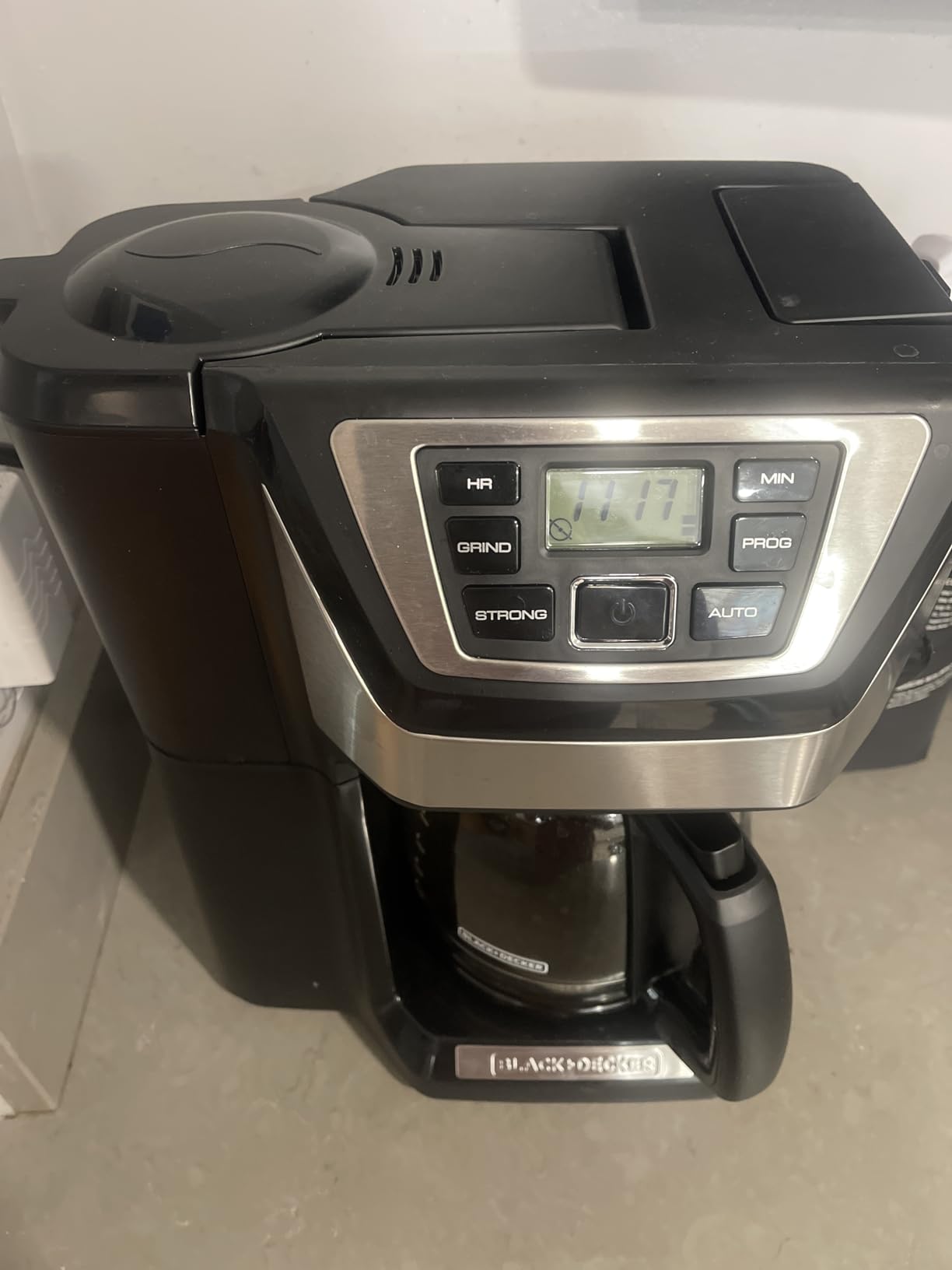 BLACK+DECKER 12-Cup Grind and Brew Coffee Maker | 12-cup grind and brew coffee maker with built-in grinder, programmable timer, and Sneak-A-Cup feature customer photo 2