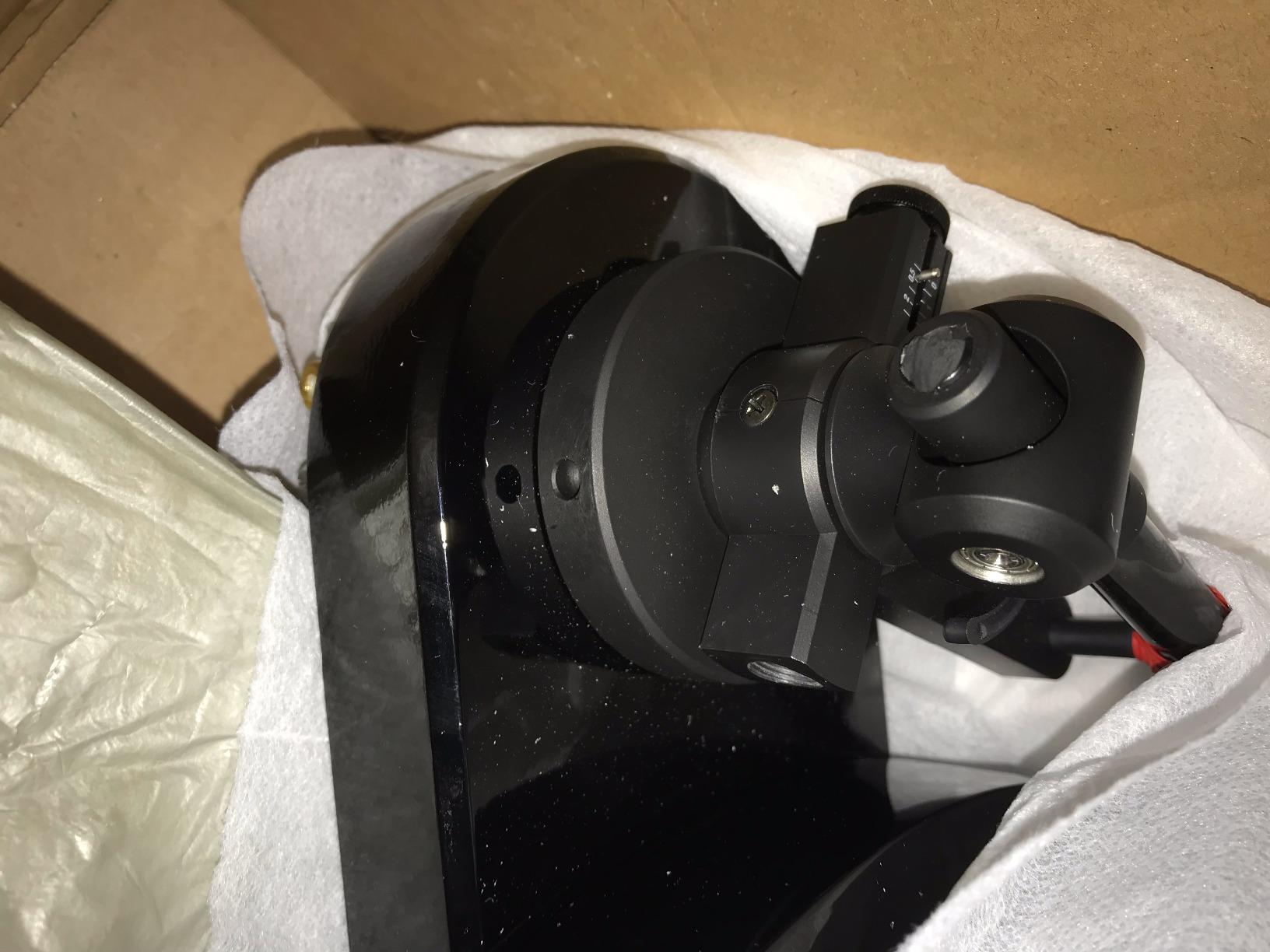 Pro-Ject RPM 1 Carbon Manual Turntable (White) customer photo 1