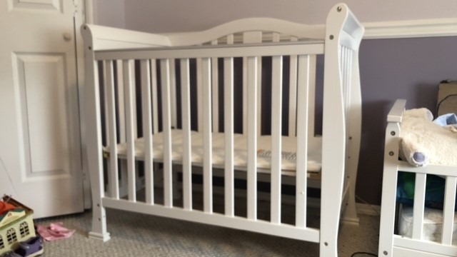 Dream On Me Addison 4-in-1 Convertible Mini Baby Crib in White customer photo 1