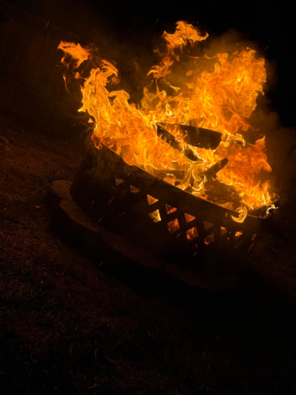 Sunnydaze Crossweave Large Round Outdoor Steel Metal Fire Pit Ring, 36