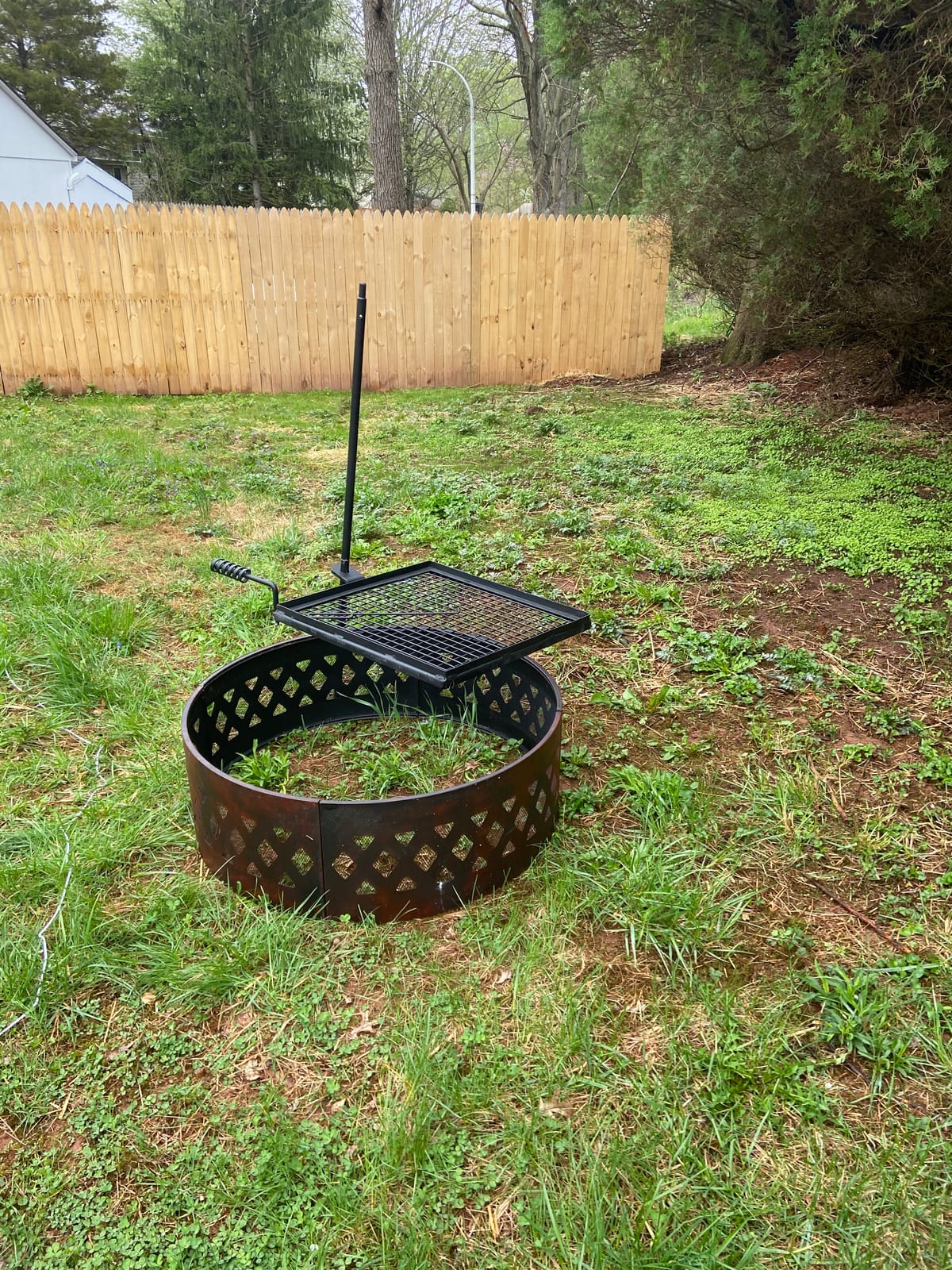 Sunnydaze Crossweave Large Round Outdoor Steel Metal Fire Pit Ring, 36