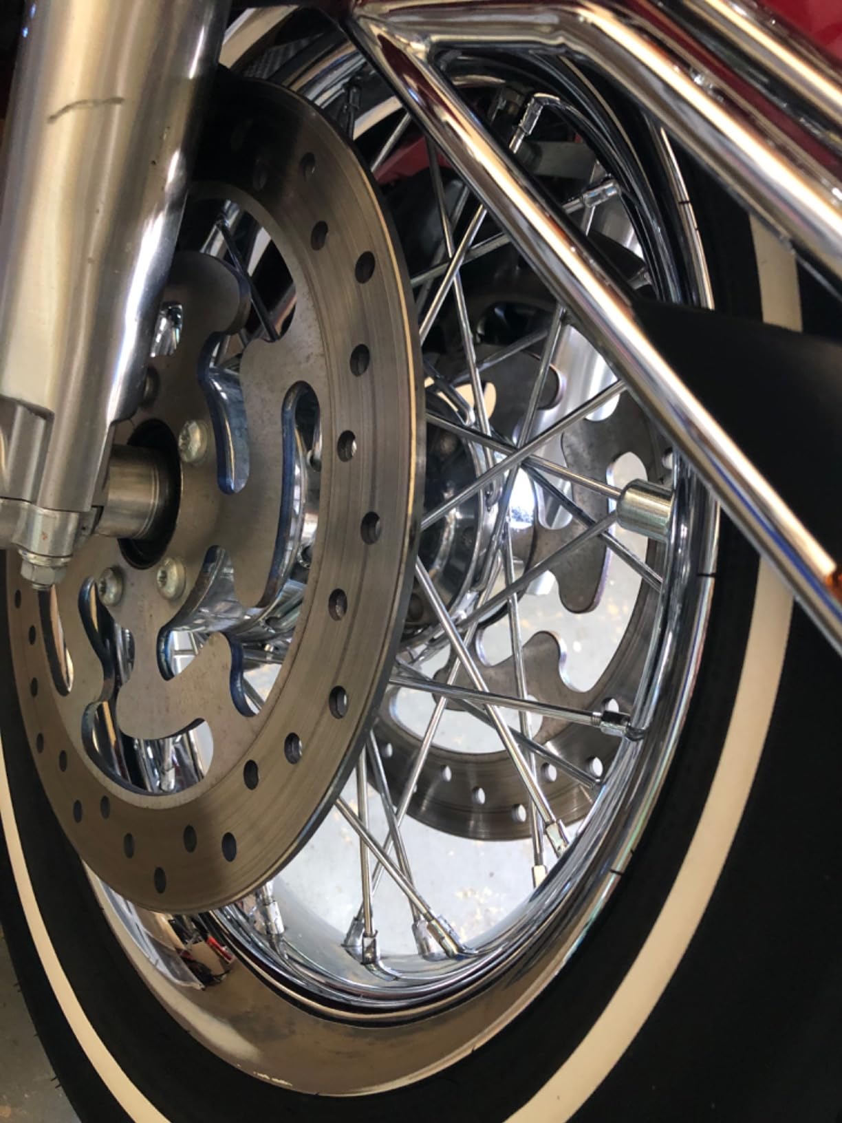 Mothers California Gold All-Chrome, 12 oz. (05222) | Cleans & Polishes Chrome, PVD & Chromed Plastics, Removes Fingerprints, Bugs, Water Spots, Leaves a Protective Barrier customer photo 2