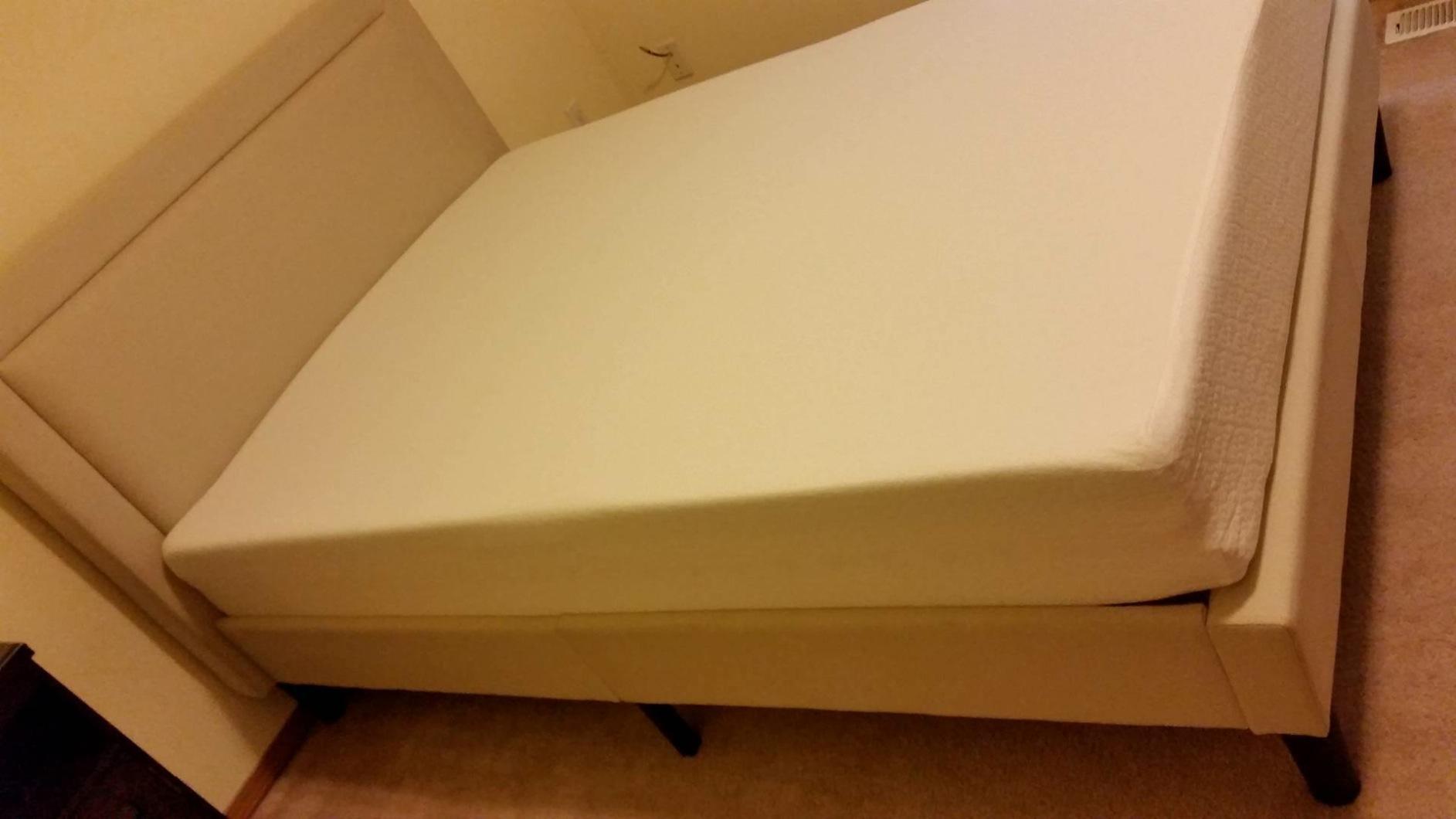 Zinus AZ-BTCM-10F Memory Foam 10 Inch Green Tea Mattress, Full, White customer photo 2