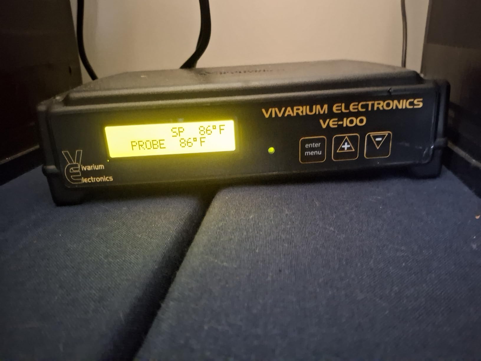 Vivarium Electronics VE-100 Digital On/Off Thermostat customer photo 1