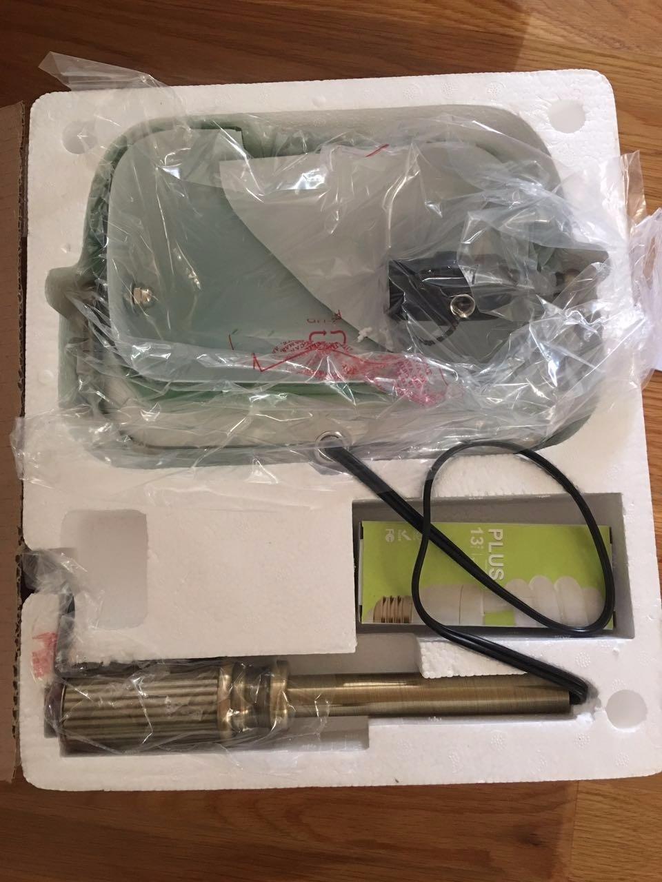 V-LIGHT Traditional Style CFL Banker's Desk Lamp with Green Glass Shade (VS688029AB) customer photo 2