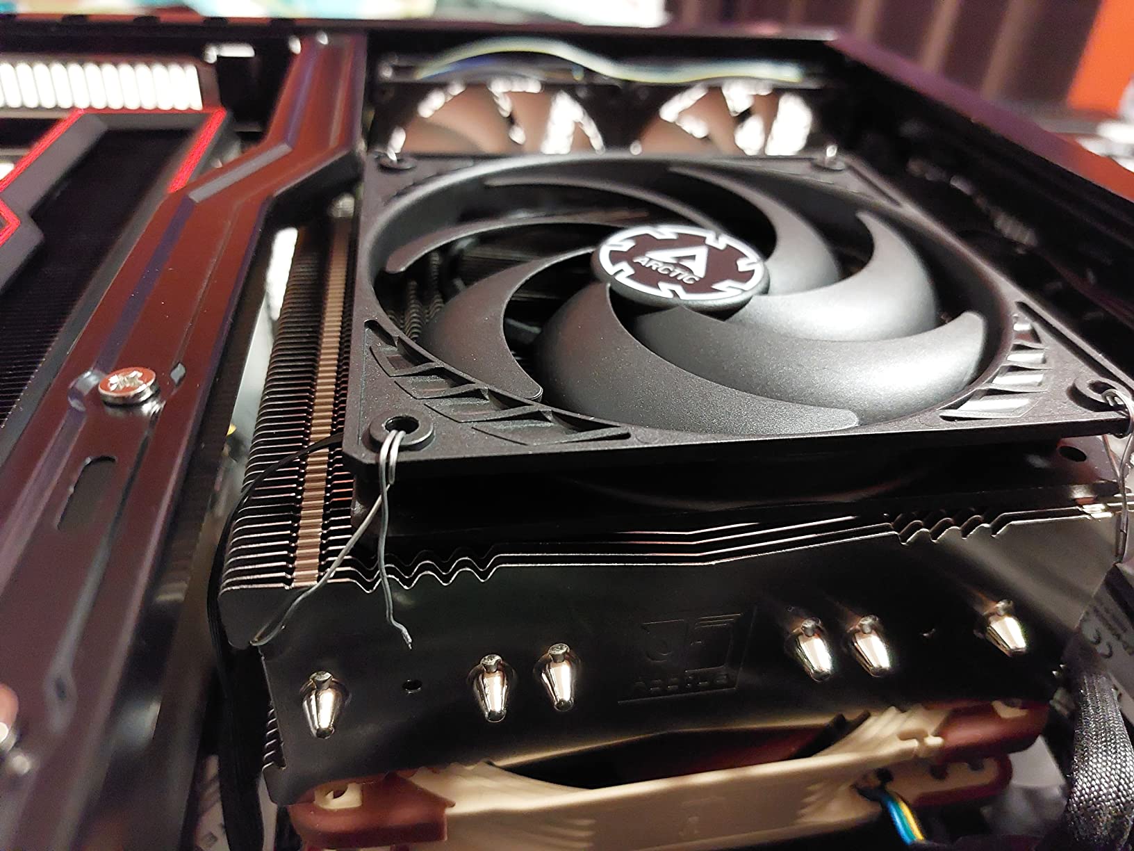 Noctua NH-C14S, Quiet High-Performance Top-Flow CPU Cooler | 142mm Height, Top-Flow Low-Noise Cooling, 6 Heatpipes, For Intel & AMD, 140mm Fan, High RAM Compatibility, Rich Accessory Kit customer photo 2