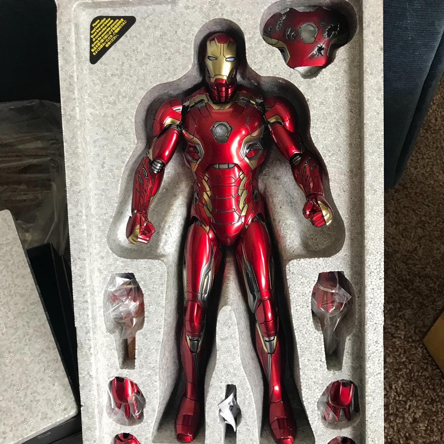 Iron Man Mark 45 Avengers Age of Ultron Diecast Hot Toys 1/6 Scale Figure customer photo 2