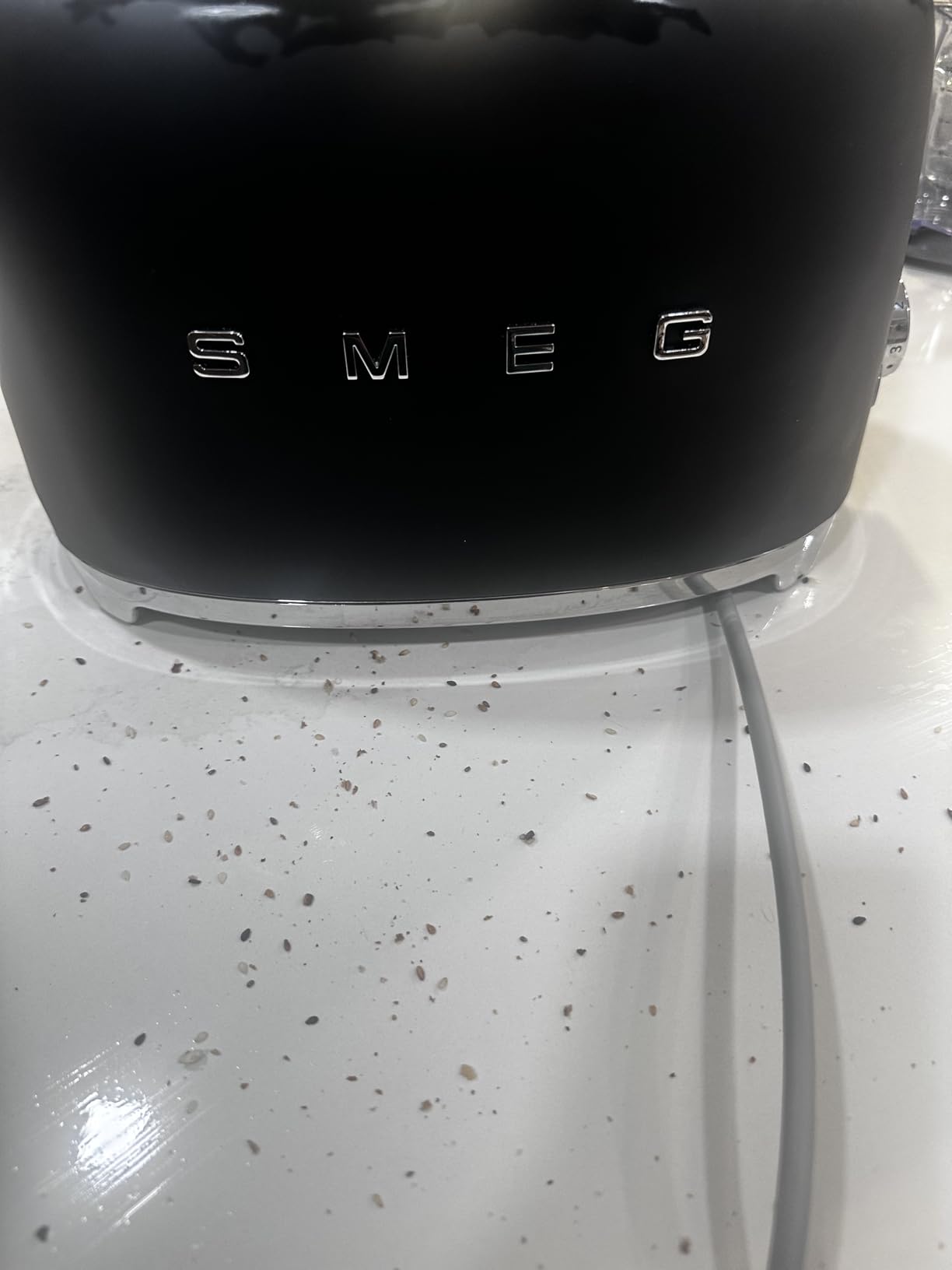 SMEG 4 Slice Toaster TSF02, Long Slot Toaster with Wide Slots for Bagels & Artisan Bread, Retro Stainless Steel, 6 Browning Levels, Defrost Reheat Bagel Functions, 1400W - (Cream) customer photo 1