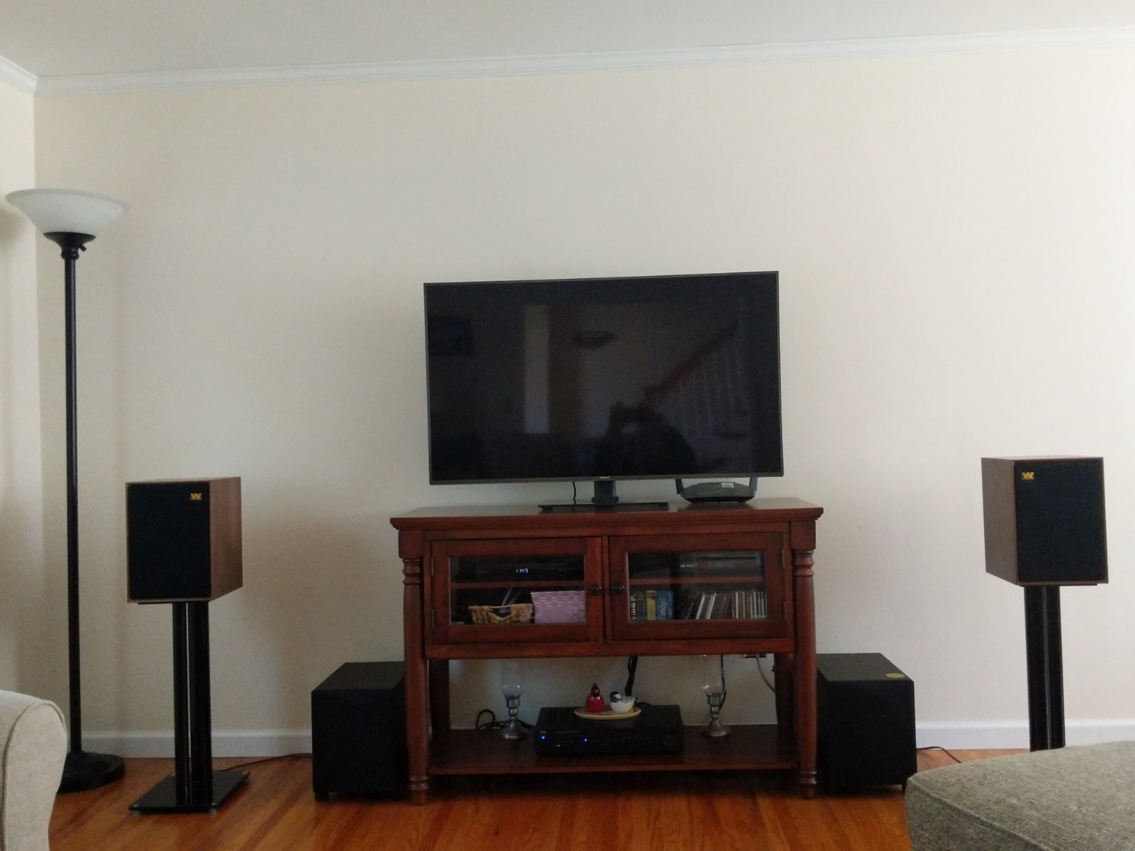 Wharfedale Denton 85th Anniversary (Walnut) Bookshelf Speakers customer photo 1