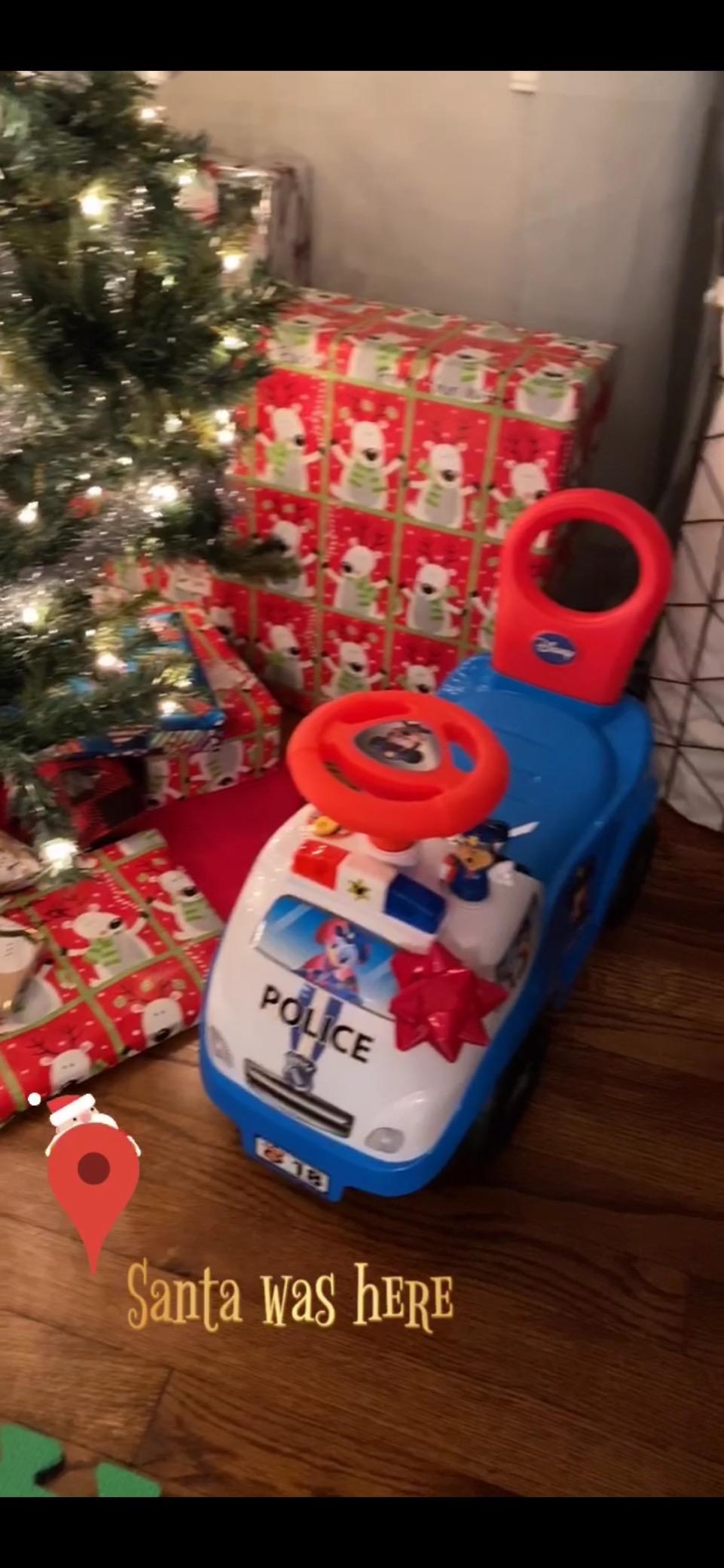 Kiddieland Disney Mickey Police Car Ride-On, Toddler Push Toy with Lights | Interactive siren horn, flashing blinkers & music, sturdy foot-to-floor design, perfect for toddlers aged 12-36 months customer photo 2