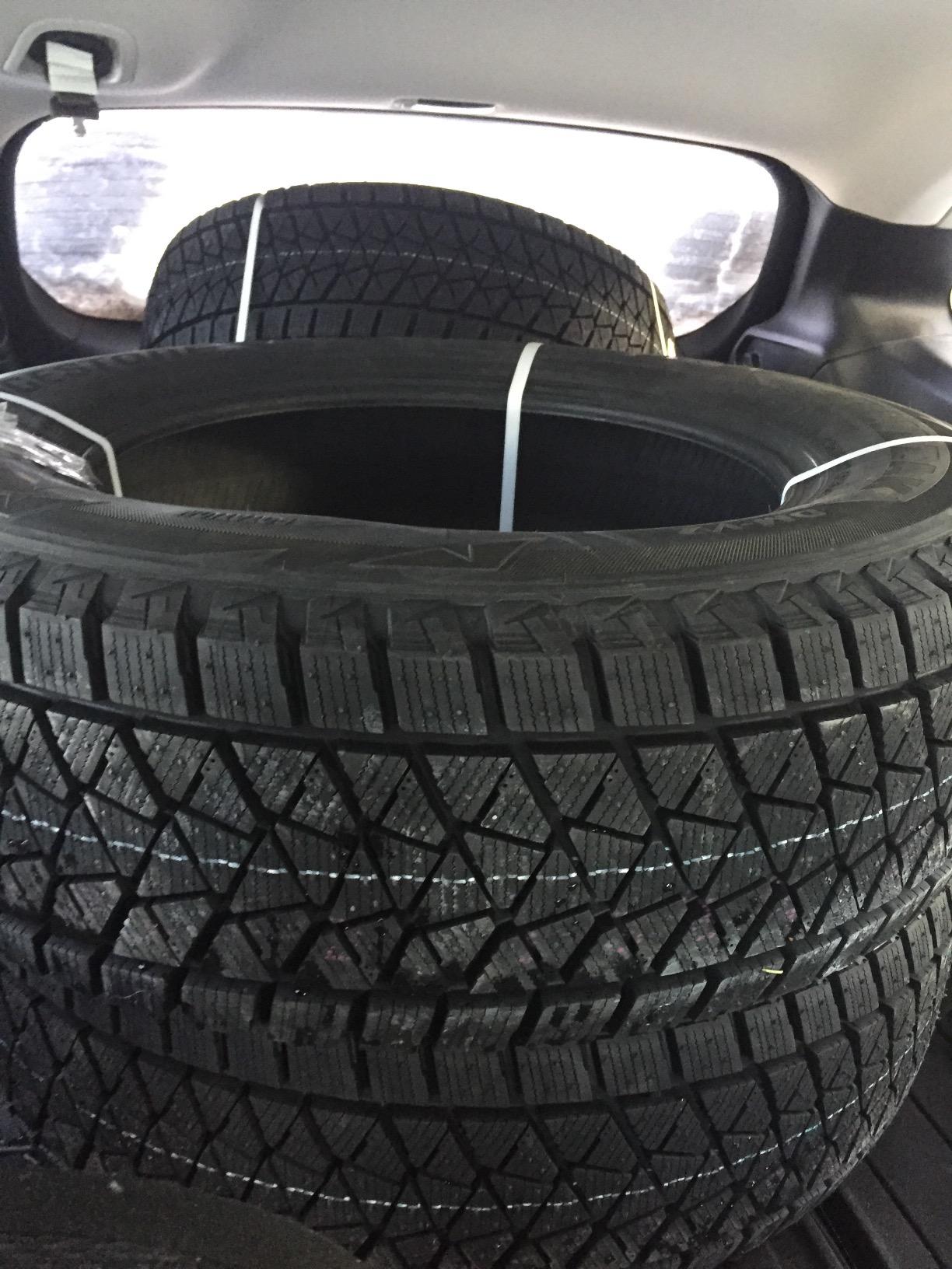 Bridgestone Blizzak DM-V2 Winter/Snow SUV Tire 225/65R17 102 S - Studless Winter Traction customer photo 2