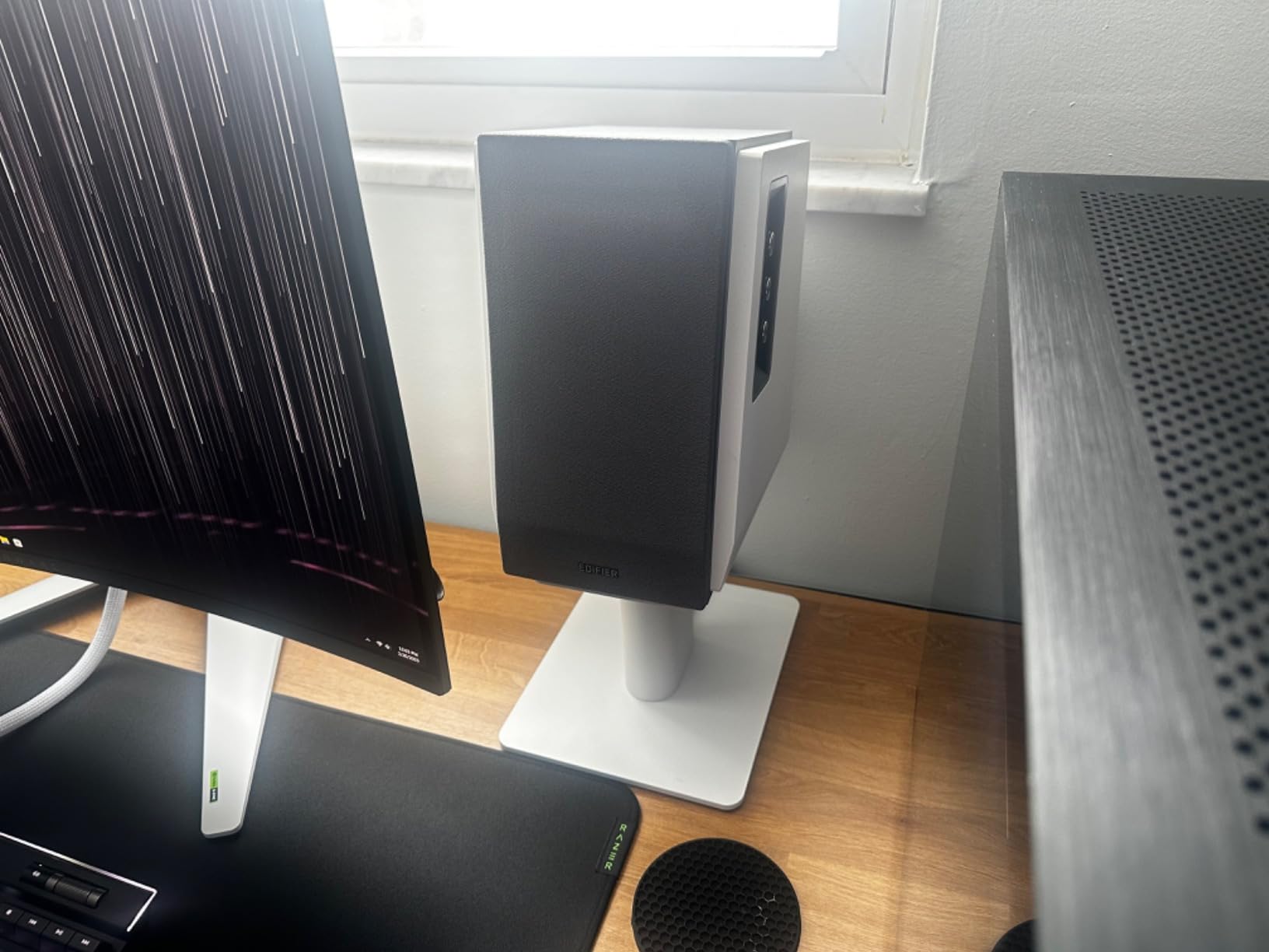 Edifier R1700BT Bluetooth Bookshelf Speaker - Active Near-Field Studio Monitors - Powered Speaker 2.0 Setup Wooden Enclosure - 66w RMS customer photo 2