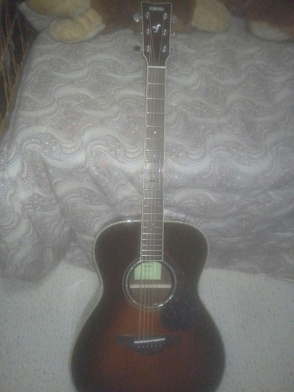 Yamaha FS830 Small Body Solid Top Acoustic Guitar, Natural customer photo 2