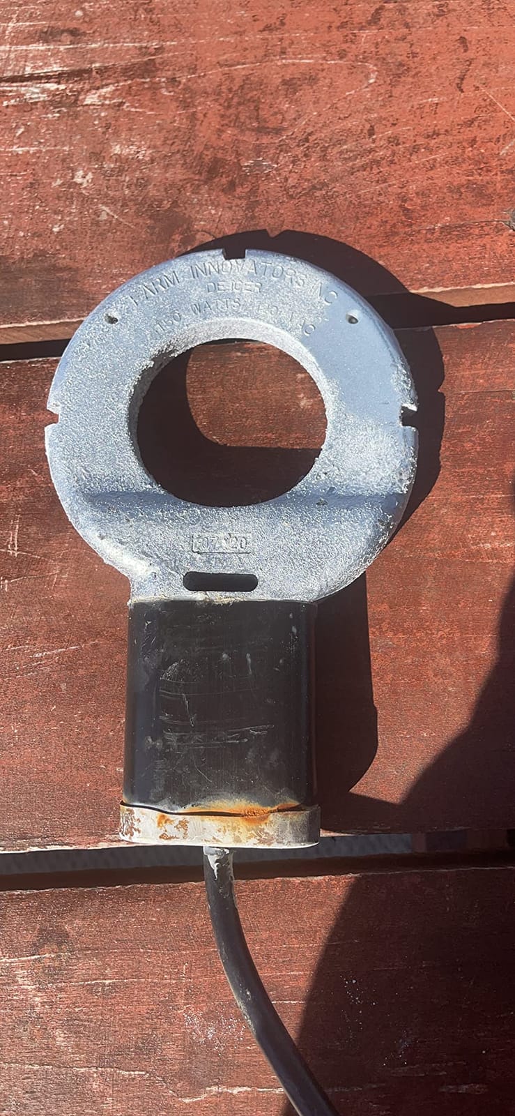 Farm Innovators C-50P Chicken Waterer De-Icer, 150 Watts, Nipple Drinker customer photo 1